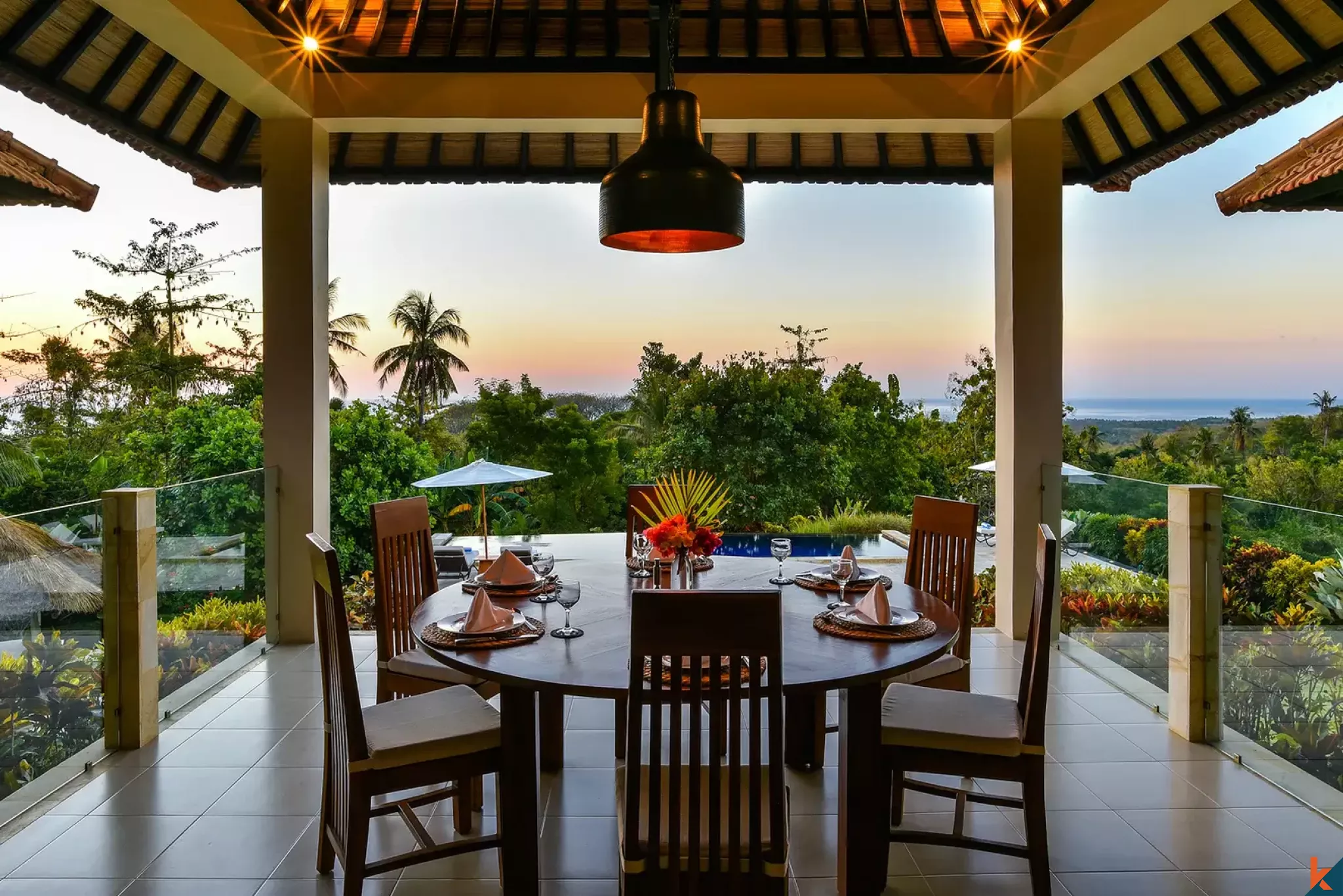 Elegant 4-Bedroom Freehold Villa Near Lovina Beach