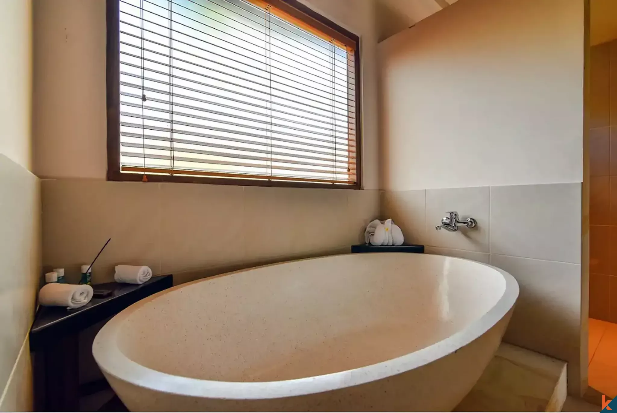 Elegant 4-Bedroom Freehold Villa Near Lovina Beach