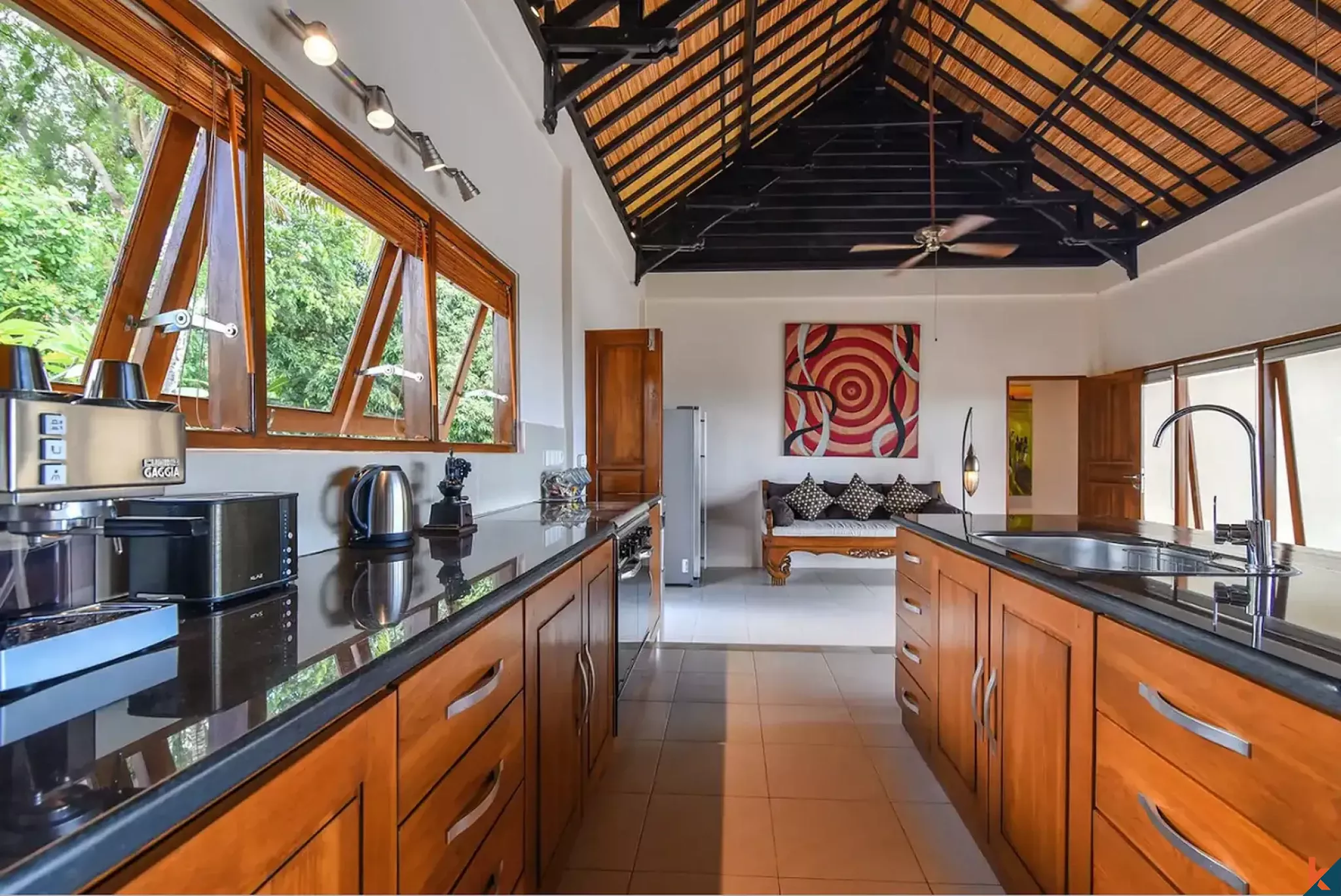 Elegant 4-Bedroom Freehold Villa Near Lovina Beach