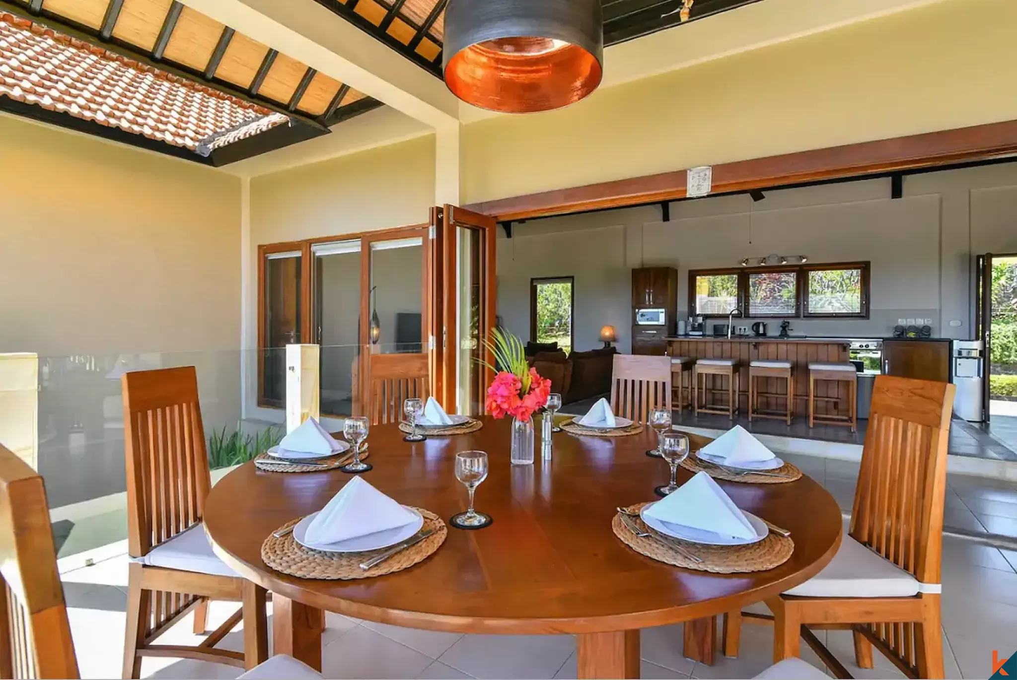Elegant 4-Bedroom Freehold Villa Near Lovina Beach