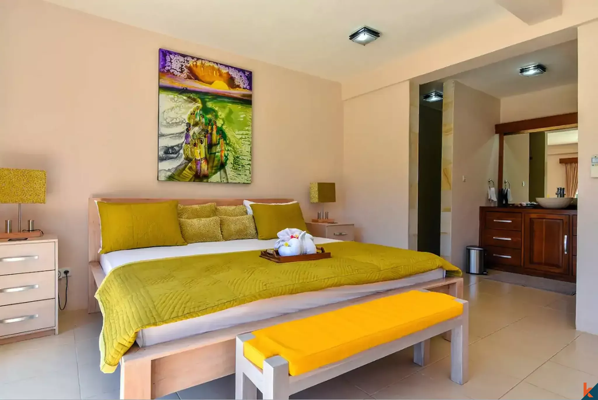 Elegant 4-Bedroom Freehold Villa Near Lovina Beach