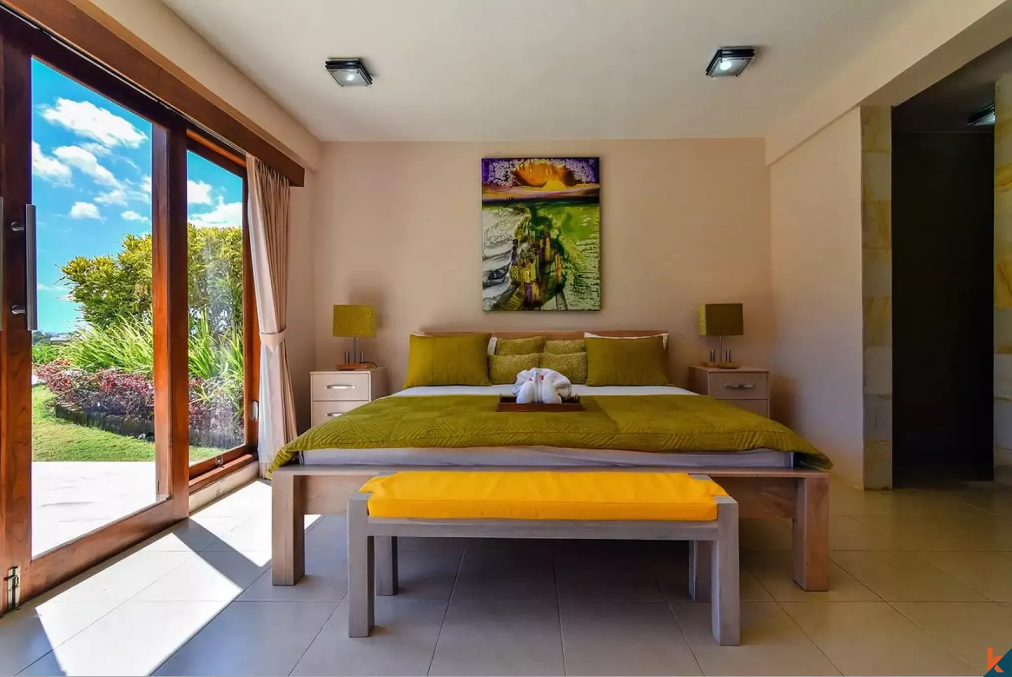 Elegant 4-Bedroom Freehold Villa Near Lovina Beach