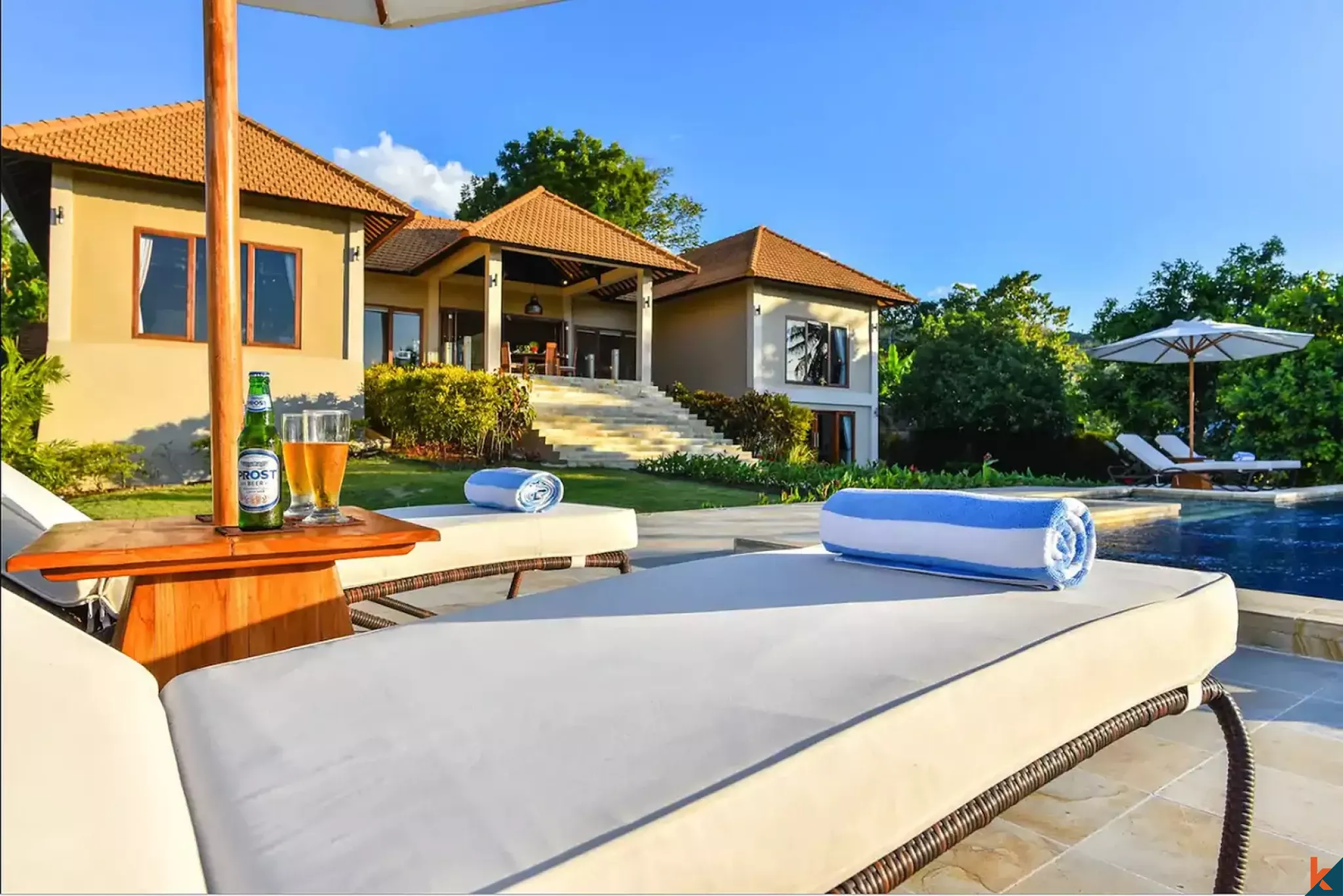 Elegant 4-Bedroom Freehold Villa Near Lovina Beach