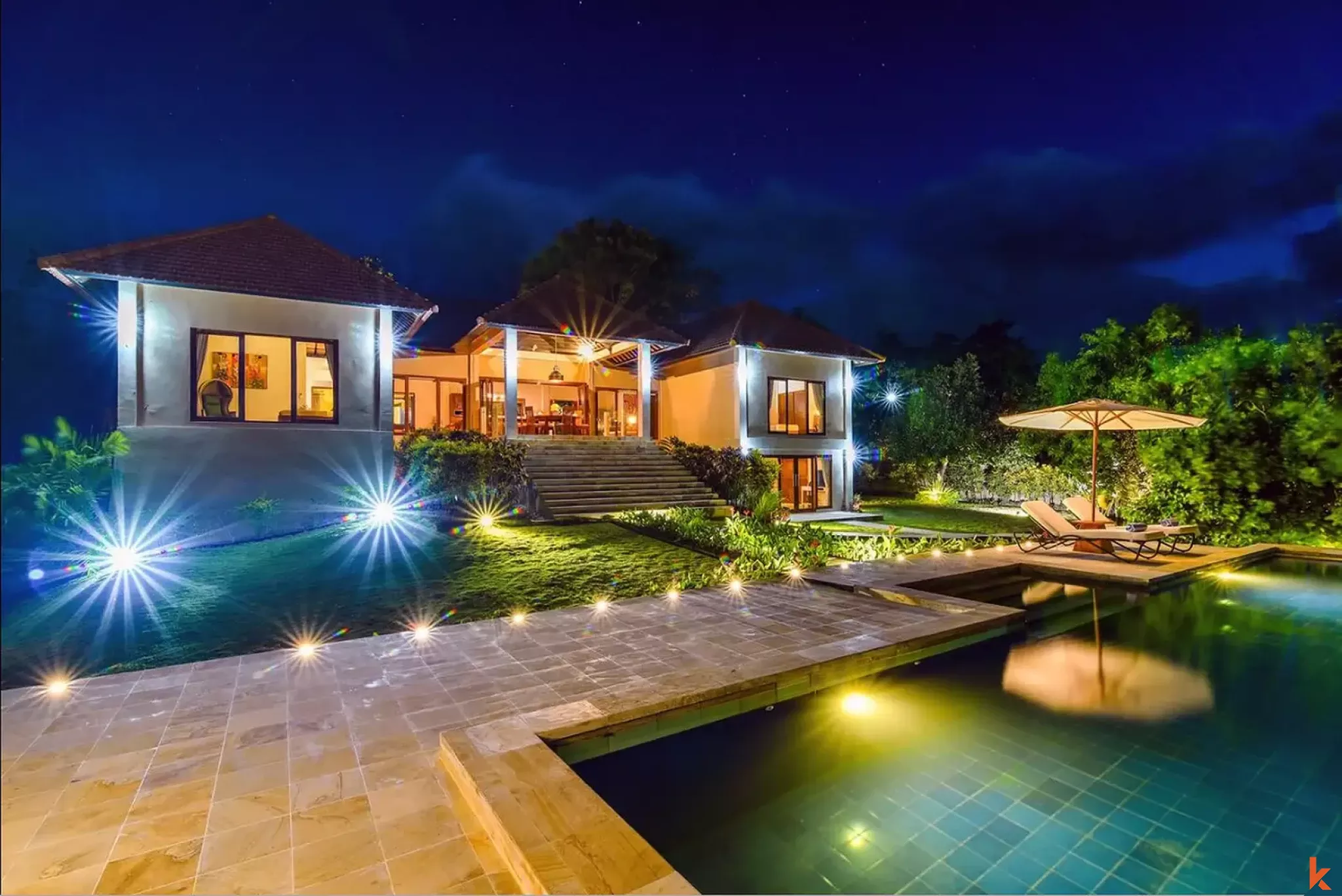 Elegant 4-Bedroom Freehold Villa Near Lovina Beach