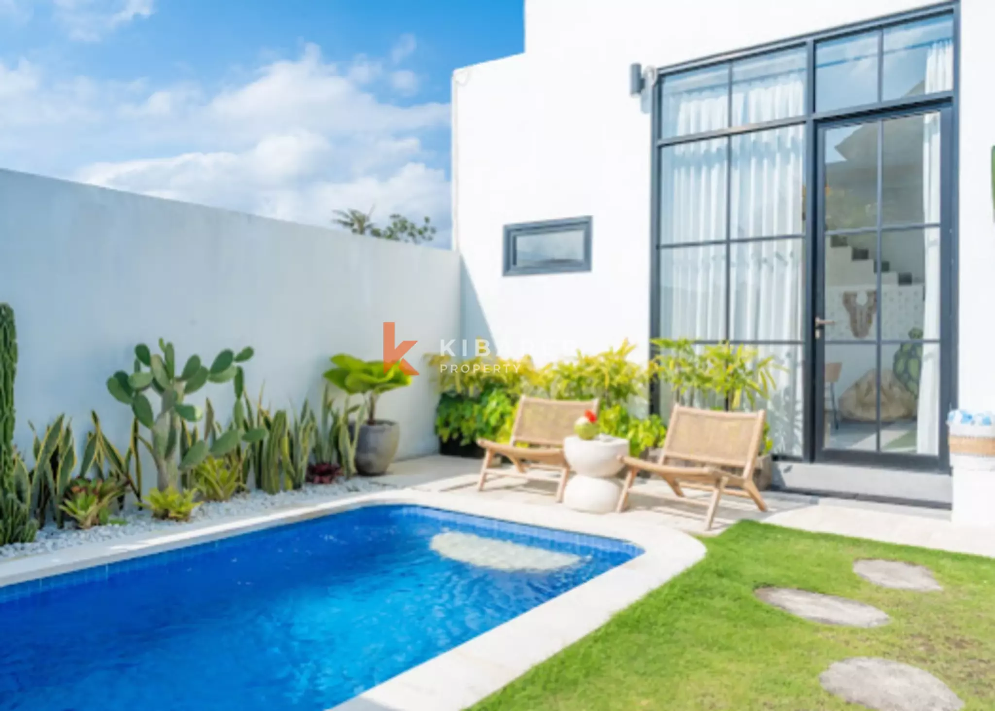 Vila Dua Kamar Tidur Bergaya Butik di Cemagi, Dekat Pantai