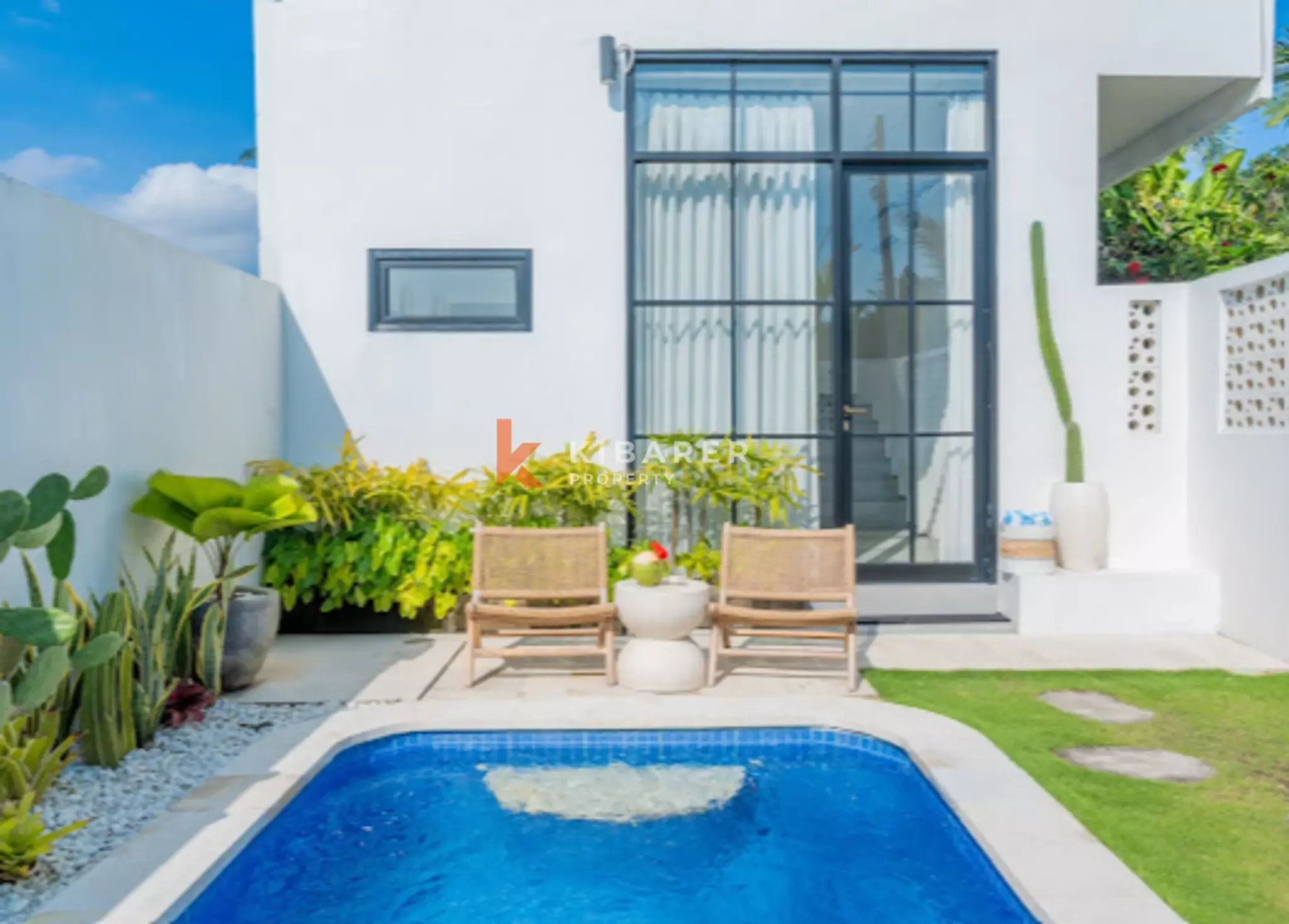 Vila Dua Kamar Tidur Bergaya Butik di Cemagi, Dekat Pantai