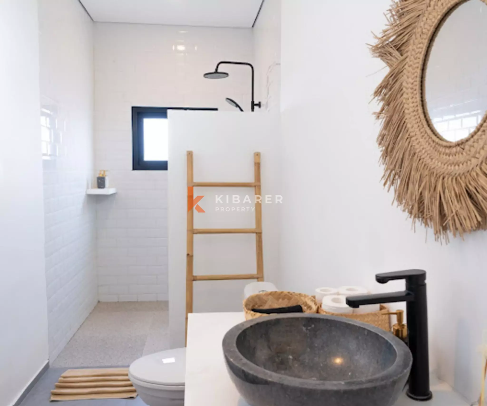 Vila Dua Kamar Tidur Bergaya Butik di Cemagi, Dekat Pantai