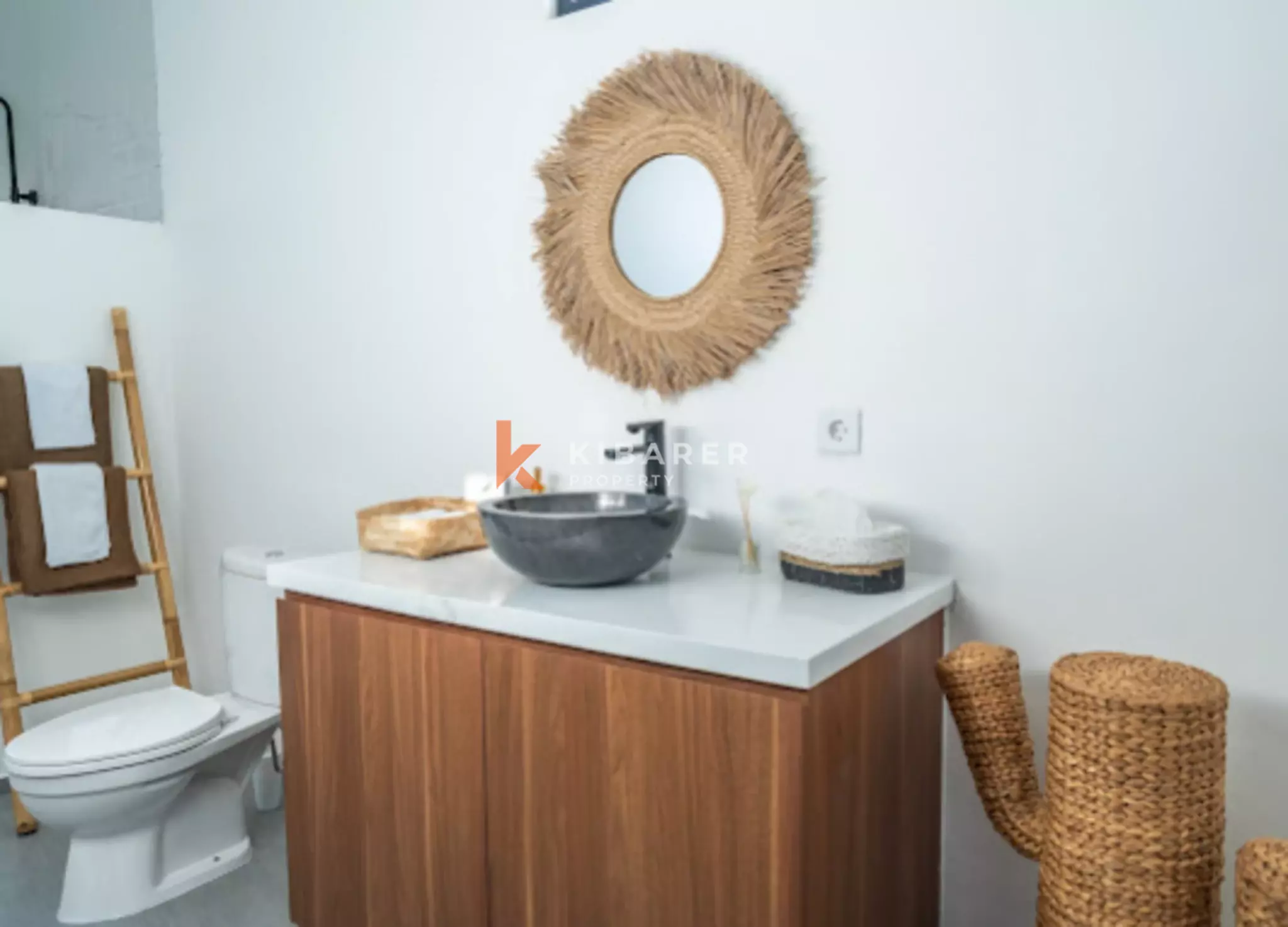 Vila Dua Kamar Tidur Bergaya Butik di Cemagi, Dekat Pantai