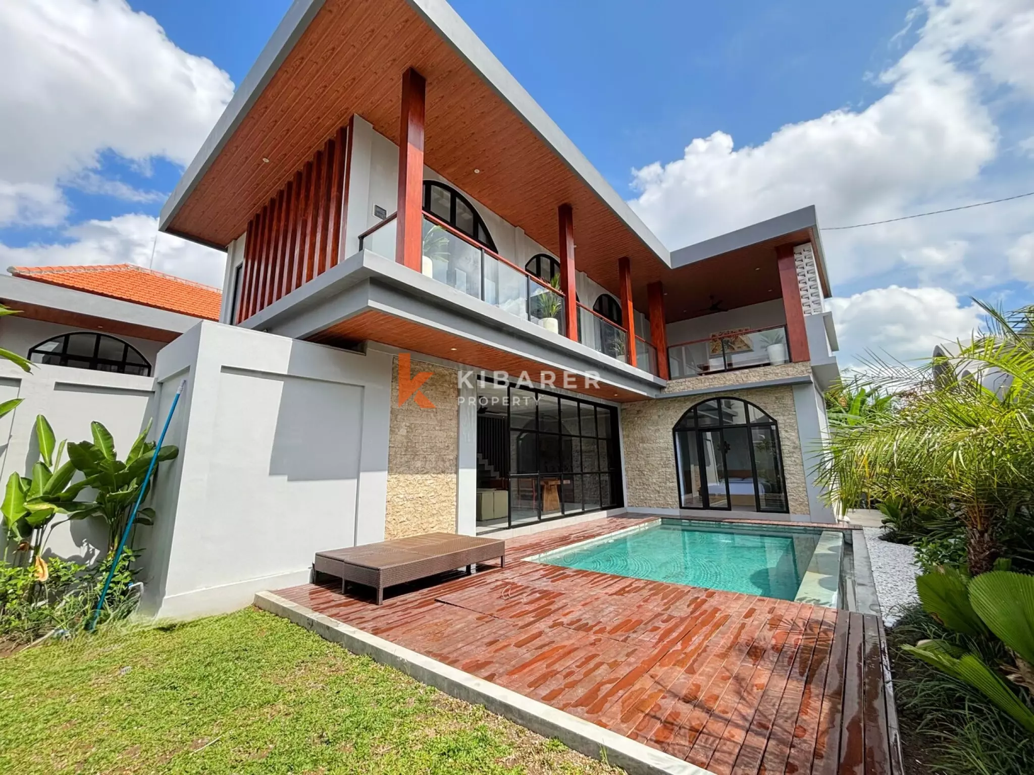 Family Friendly Three Bedroom Enclosed Villa with Garden and Parking in Padonan