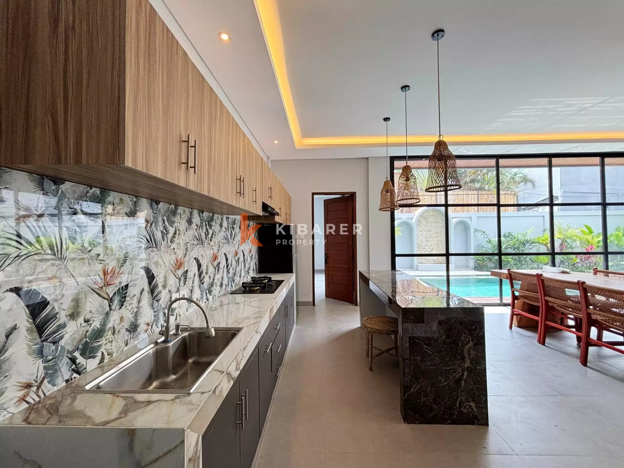 Family Friendly Three Bedroom Enclosed Villa with Garden and Parking in Padonan