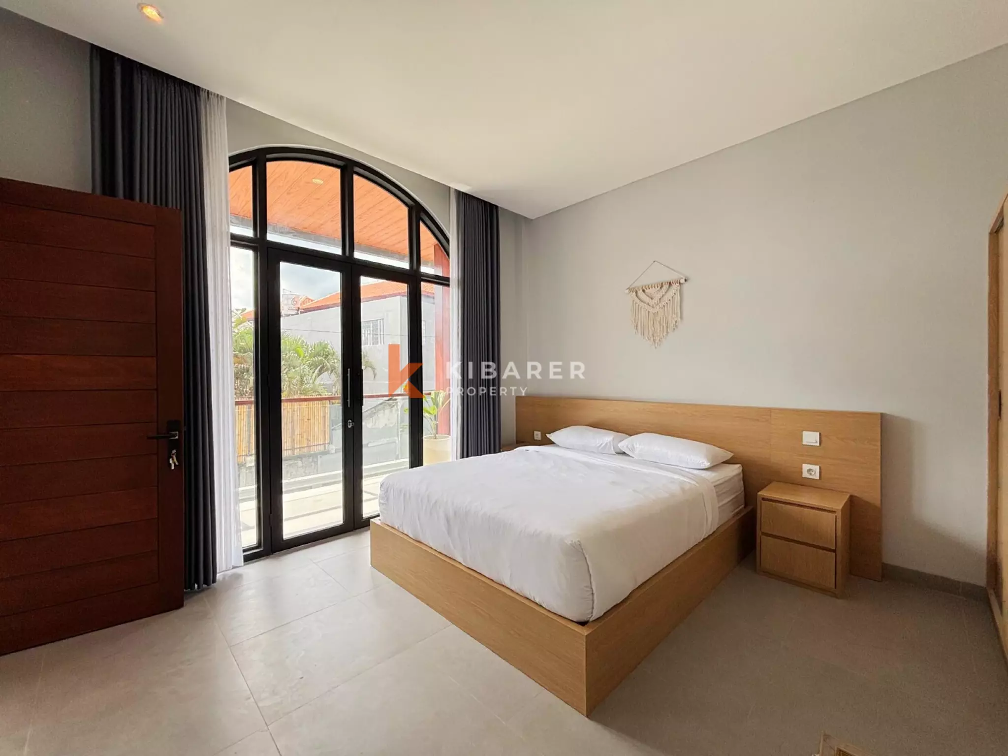 Family Friendly Three Bedroom Enclosed Villa with Garden and Parking in Padonan