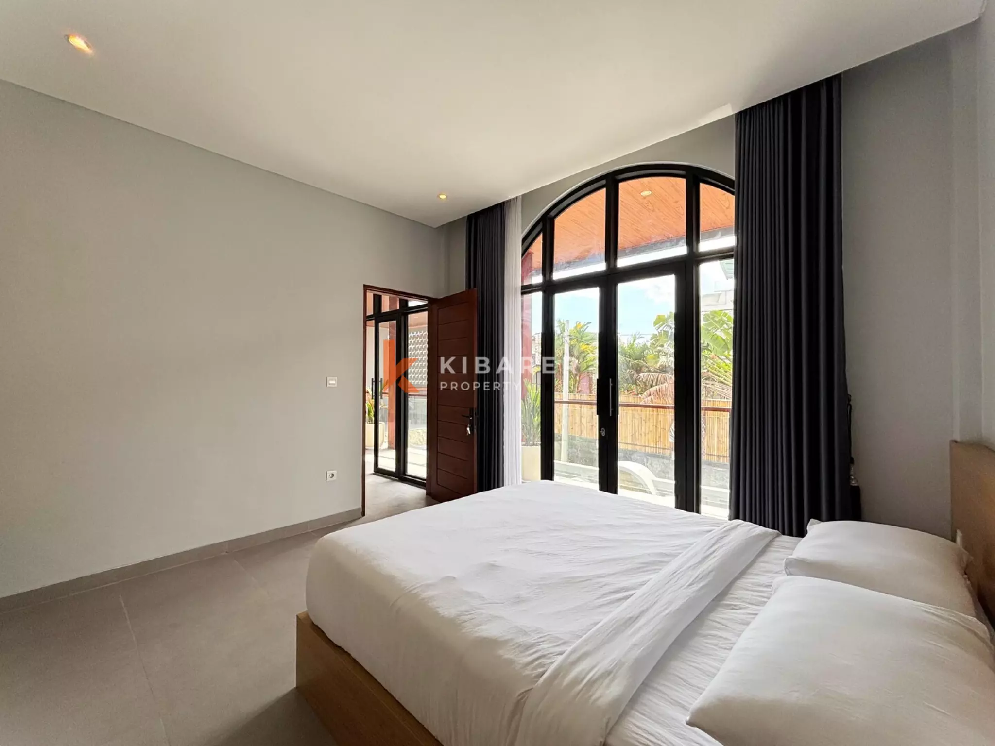 Family Friendly Three Bedroom Enclosed Villa with Garden and Parking in Padonan