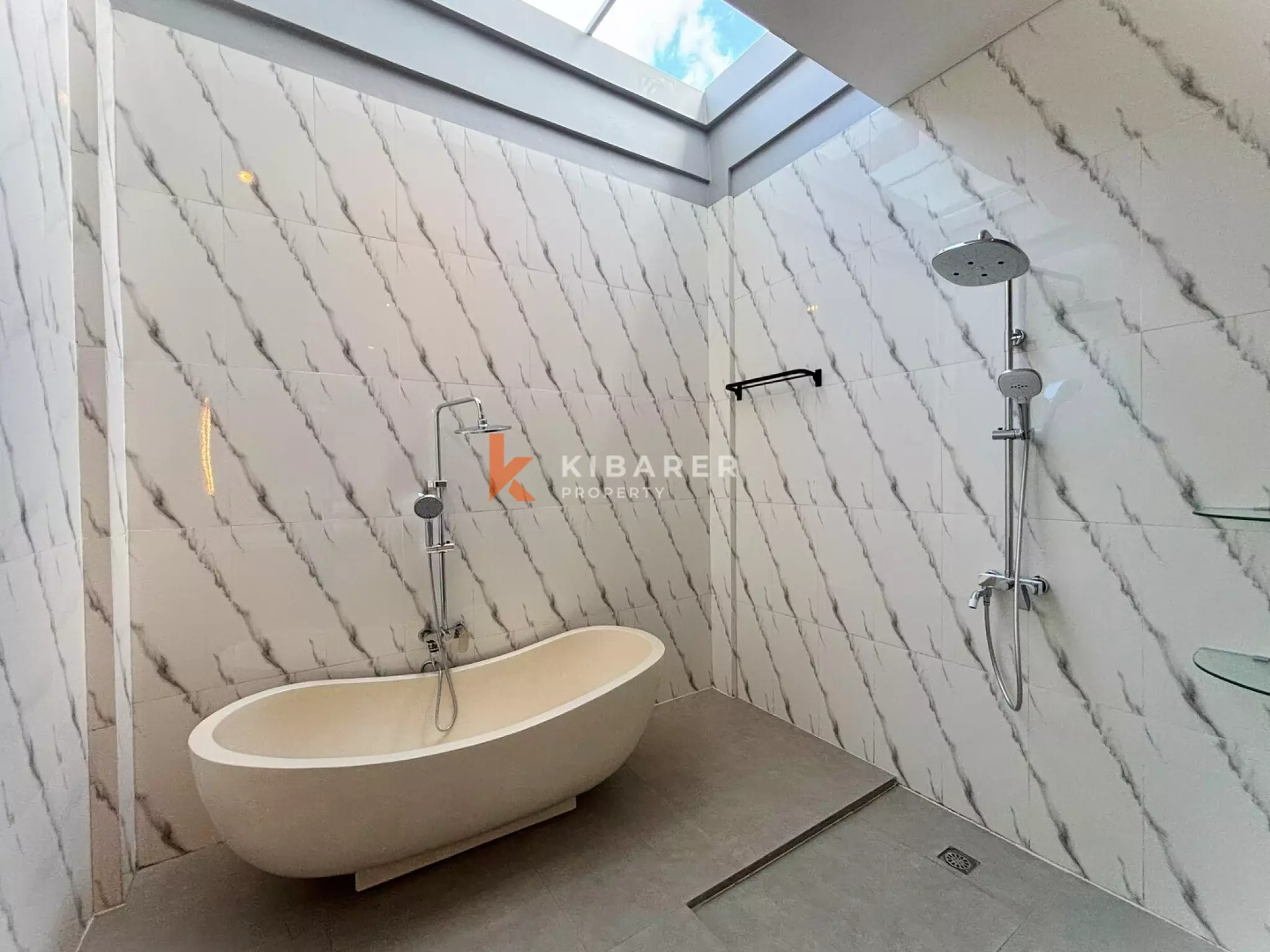 Fully Furnished Three Bedroom Villa with Enclosed Living in Padonan