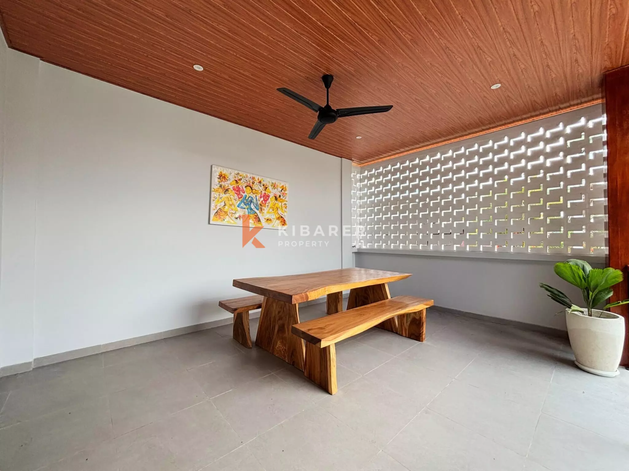 Fully Furnished Three Bedroom Villa with Enclosed Living in Padonan