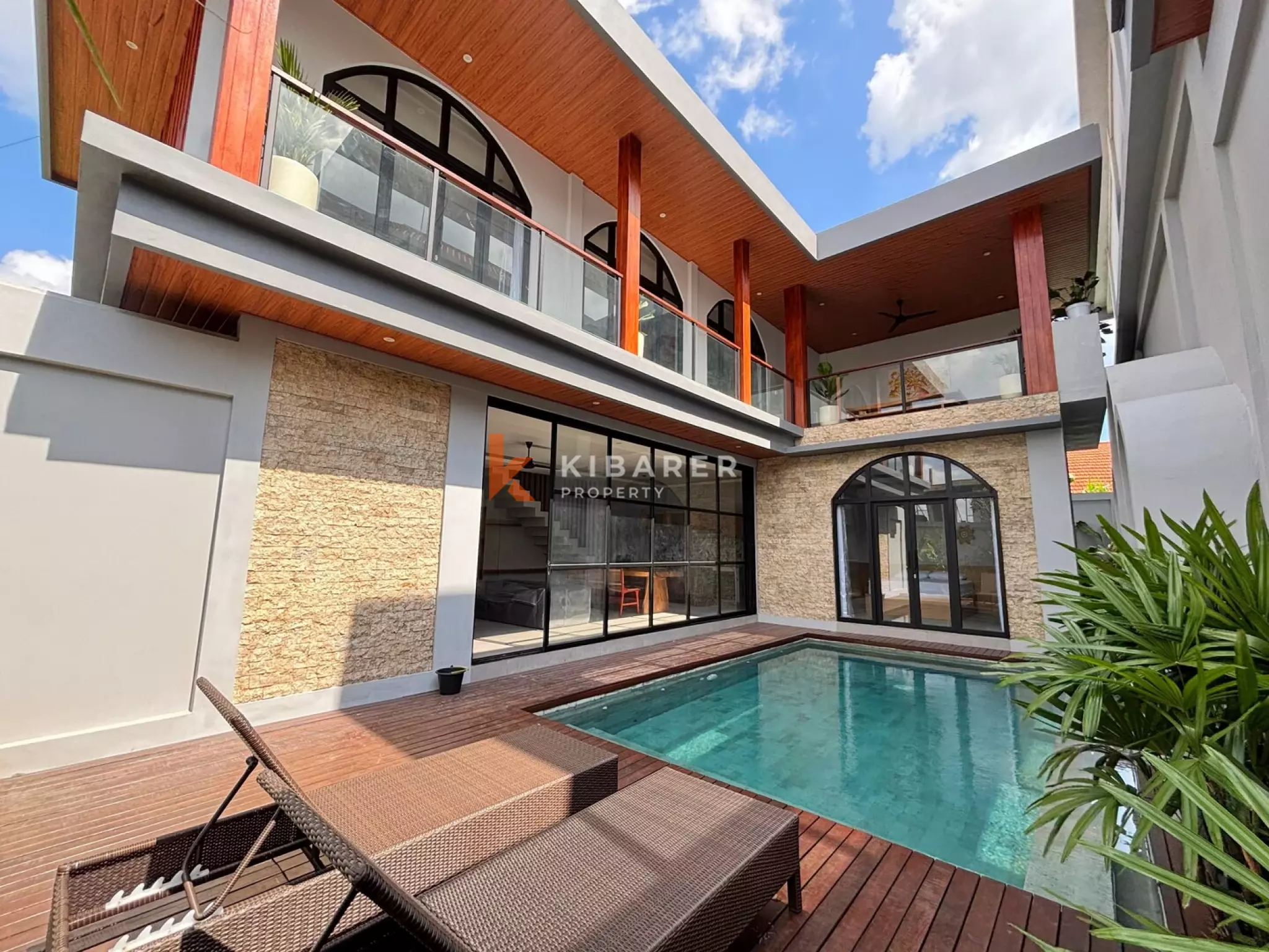 Fully Furnished Three Bedroom Villa with Enclosed Living in Padonan