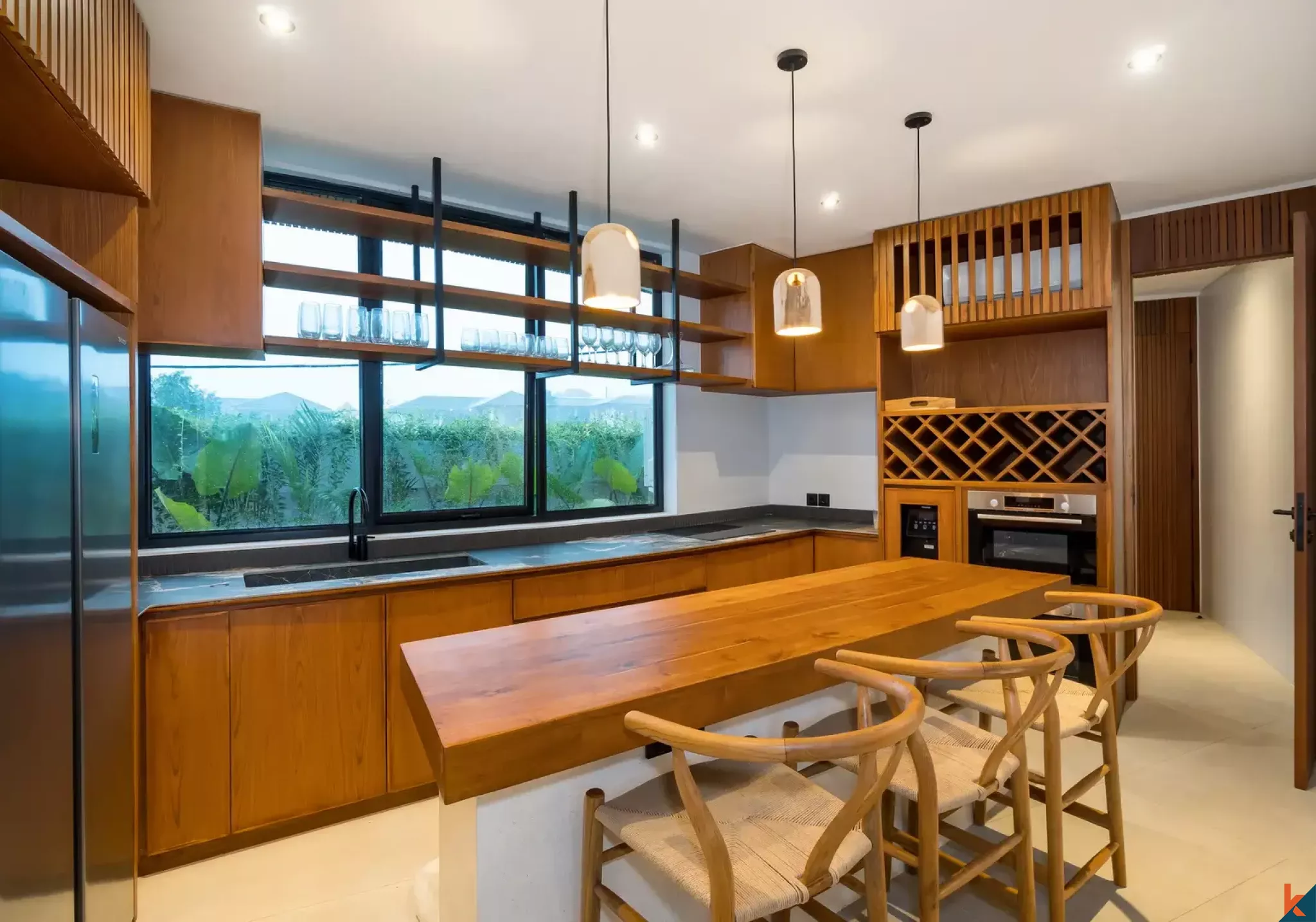 Luxury five bedroom estate with ricefield view