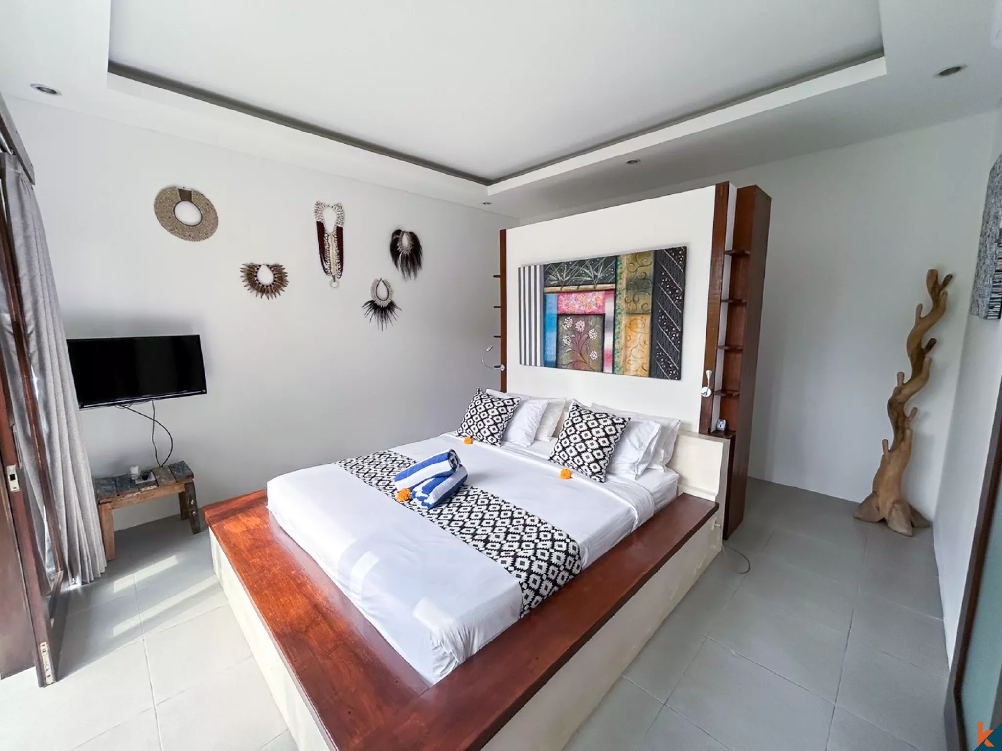 Properti Sewa Jangka Panjang Tiga Kamar Tidur yang Bergaya di Seminyak (Bidadari)
