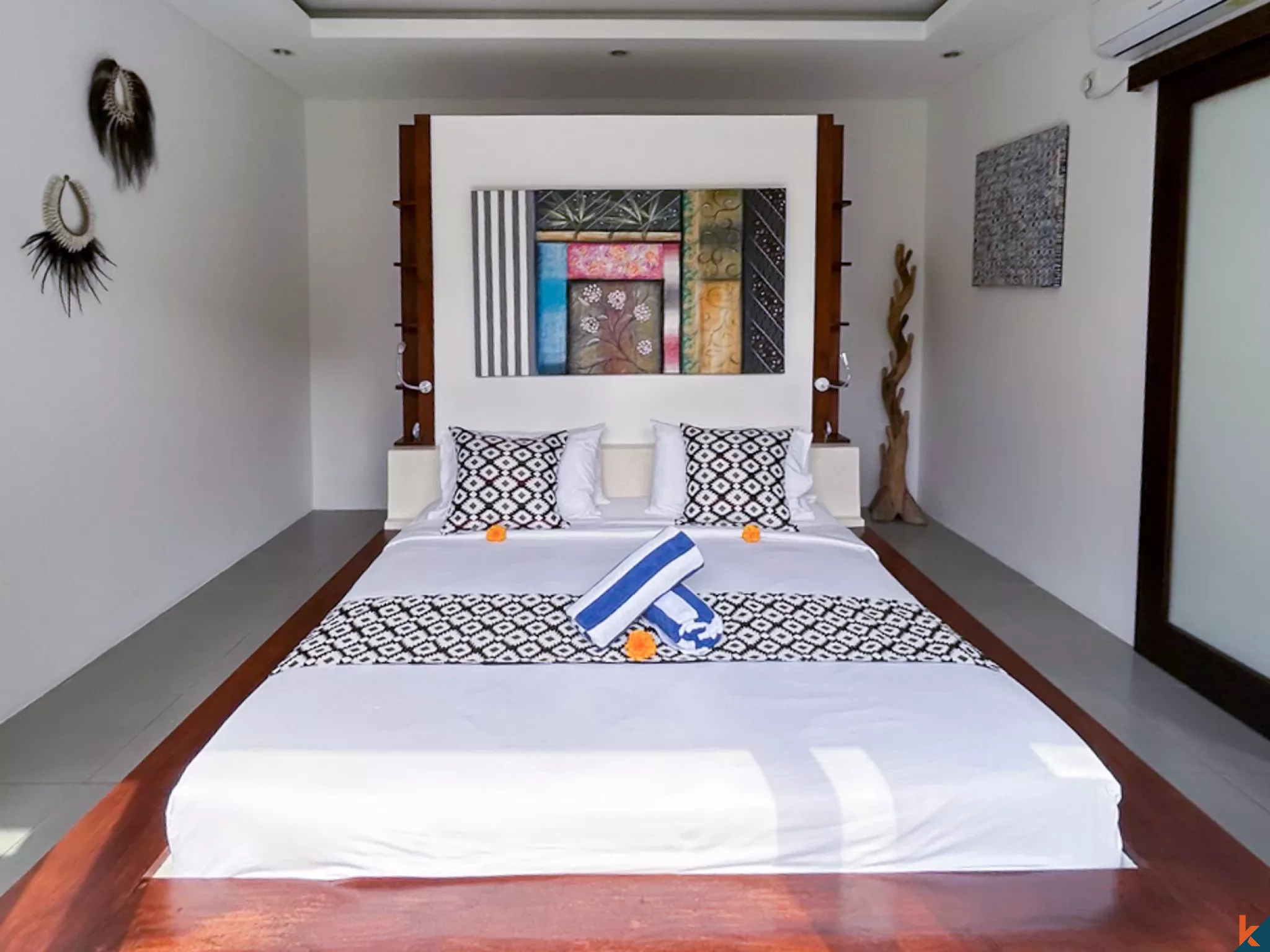 Properti Sewa Jangka Panjang Tiga Kamar Tidur yang Bergaya di Seminyak (Bidadari)