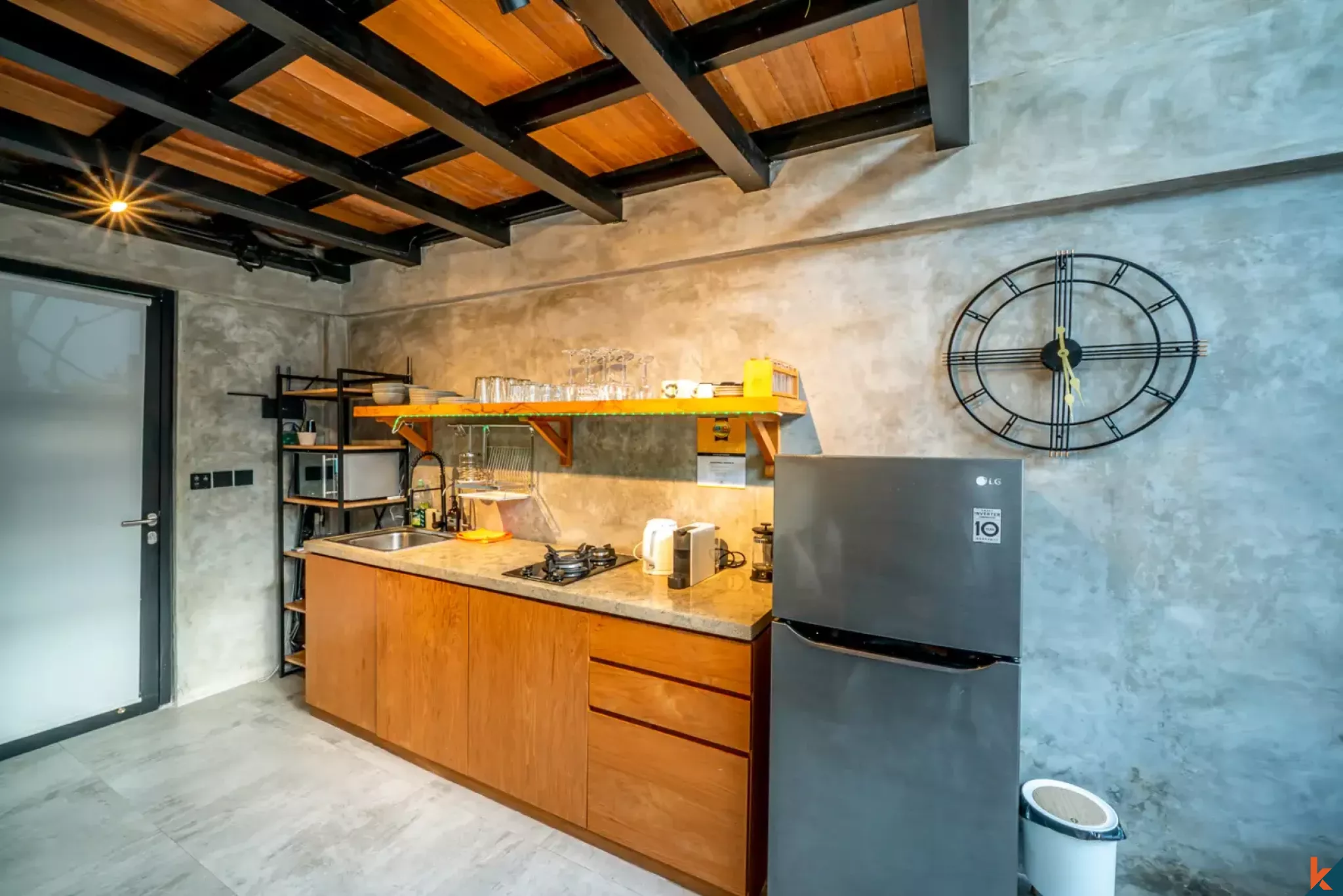 Superbe propriété de style loft d'une chambre à louer à Babakan
