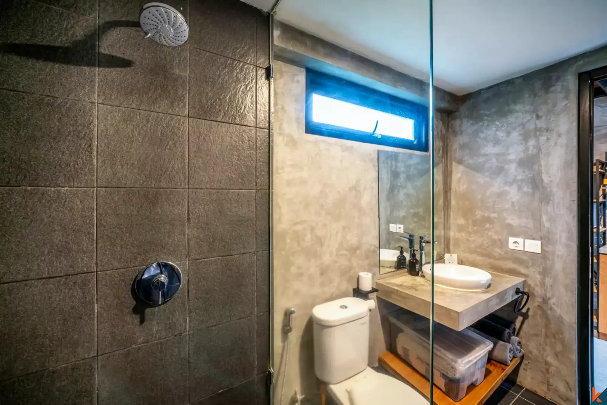 Superbe propriété de style loft d'une chambre à louer à Babakan