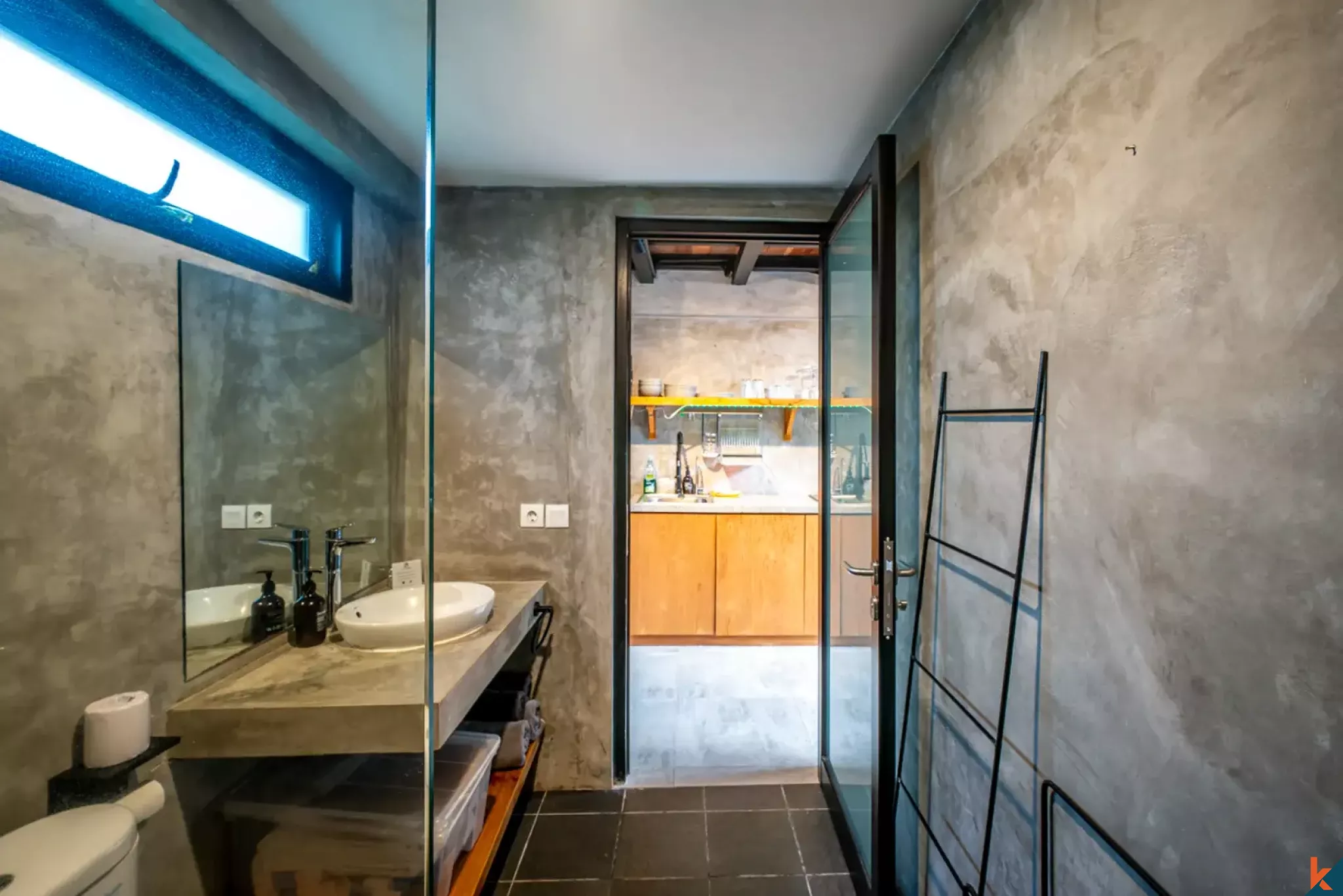 Superbe propriété de style loft d'une chambre à louer à Babakan