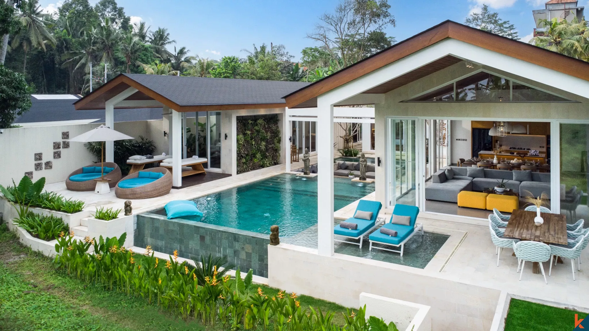 Modern 4-Bedroom Luxury Villa with Private Pool & Gym in Ubud