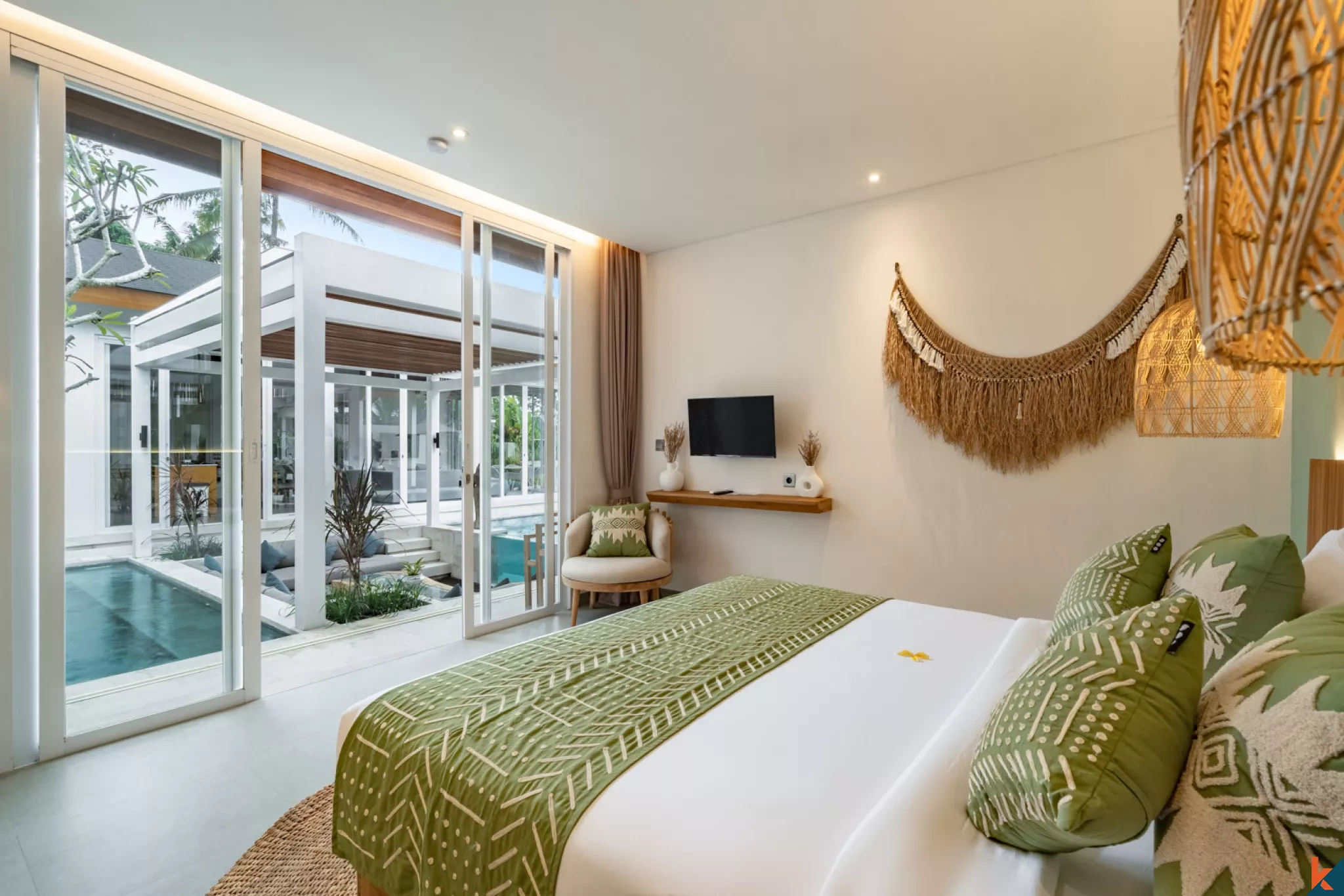Modern 4-Bedroom Luxury Villa with Private Pool & Gym in Ubud