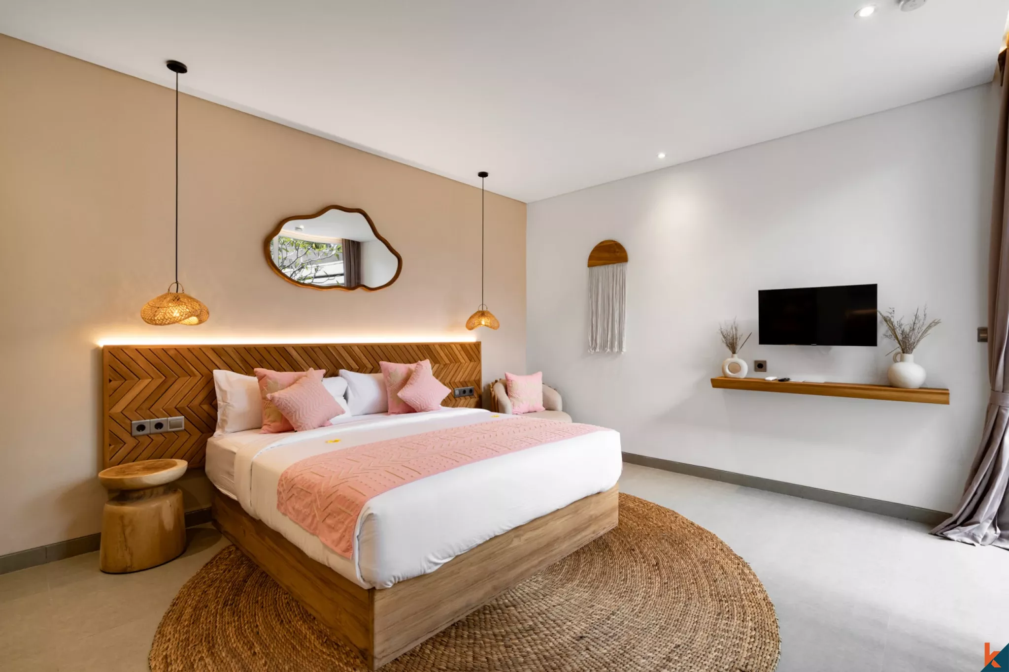 Modern 4-Bedroom Luxury Villa with Private Pool & Gym in Ubud