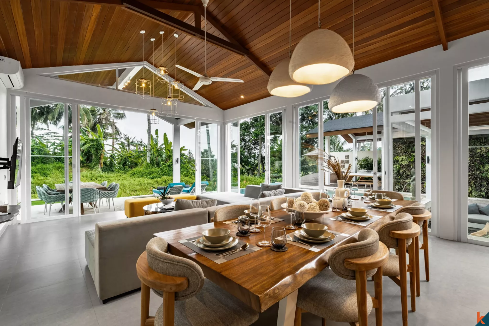 Modern 4-Bedroom Luxury Villa with Private Pool & Gym in Ubud