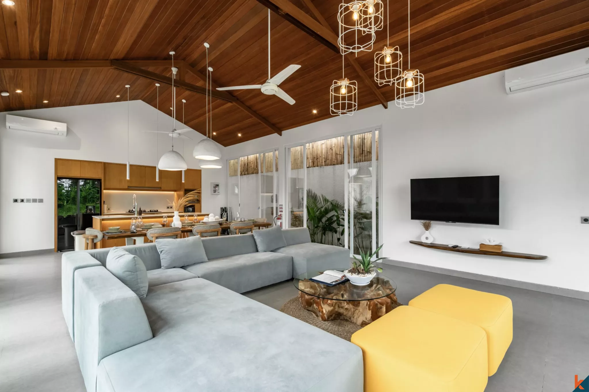 Modern 4-Bedroom Luxury Villa with Private Pool & Gym in Ubud