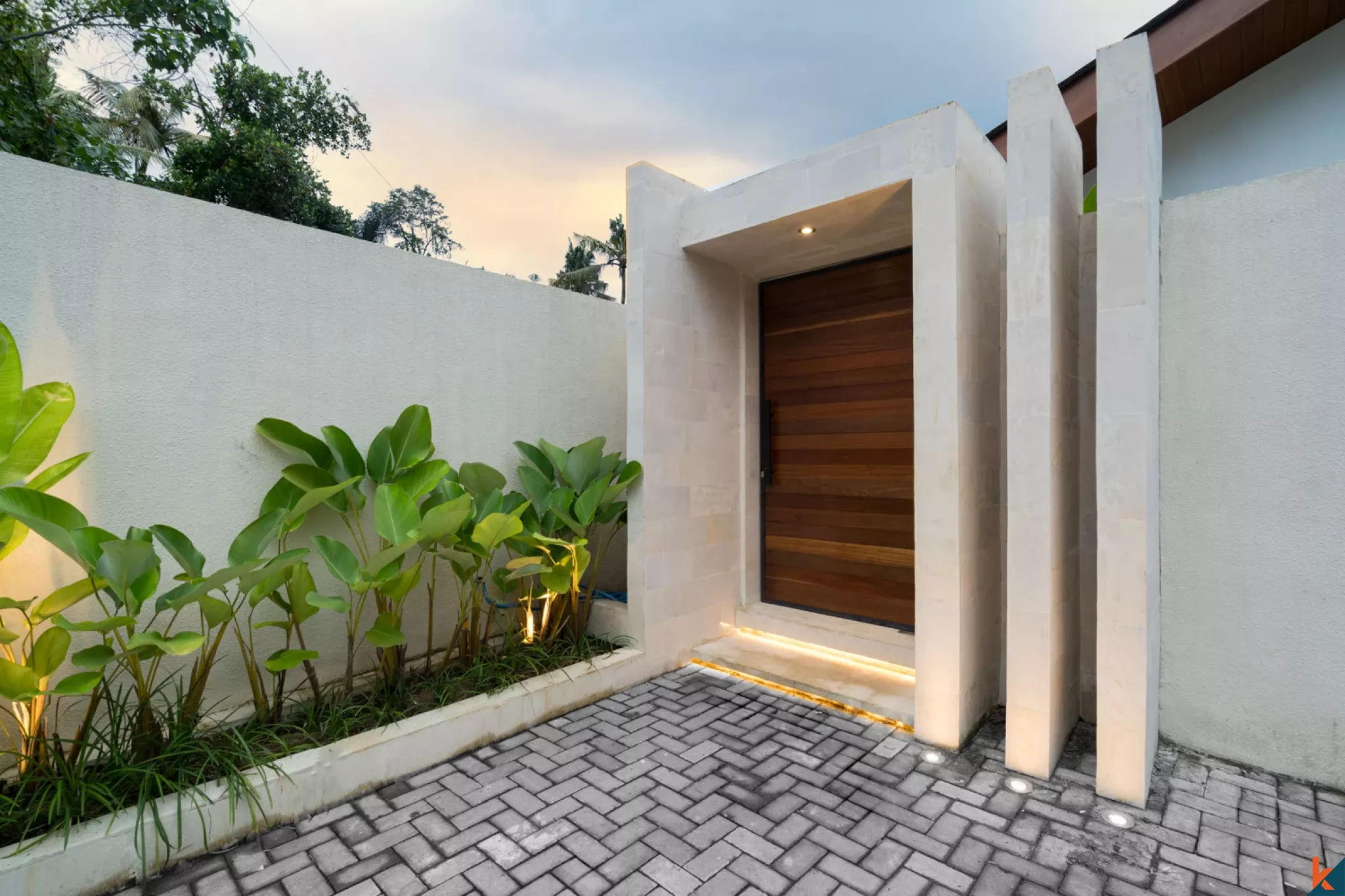 Modern 4-Bedroom Luxury Villa with Private Pool & Gym in Ubud