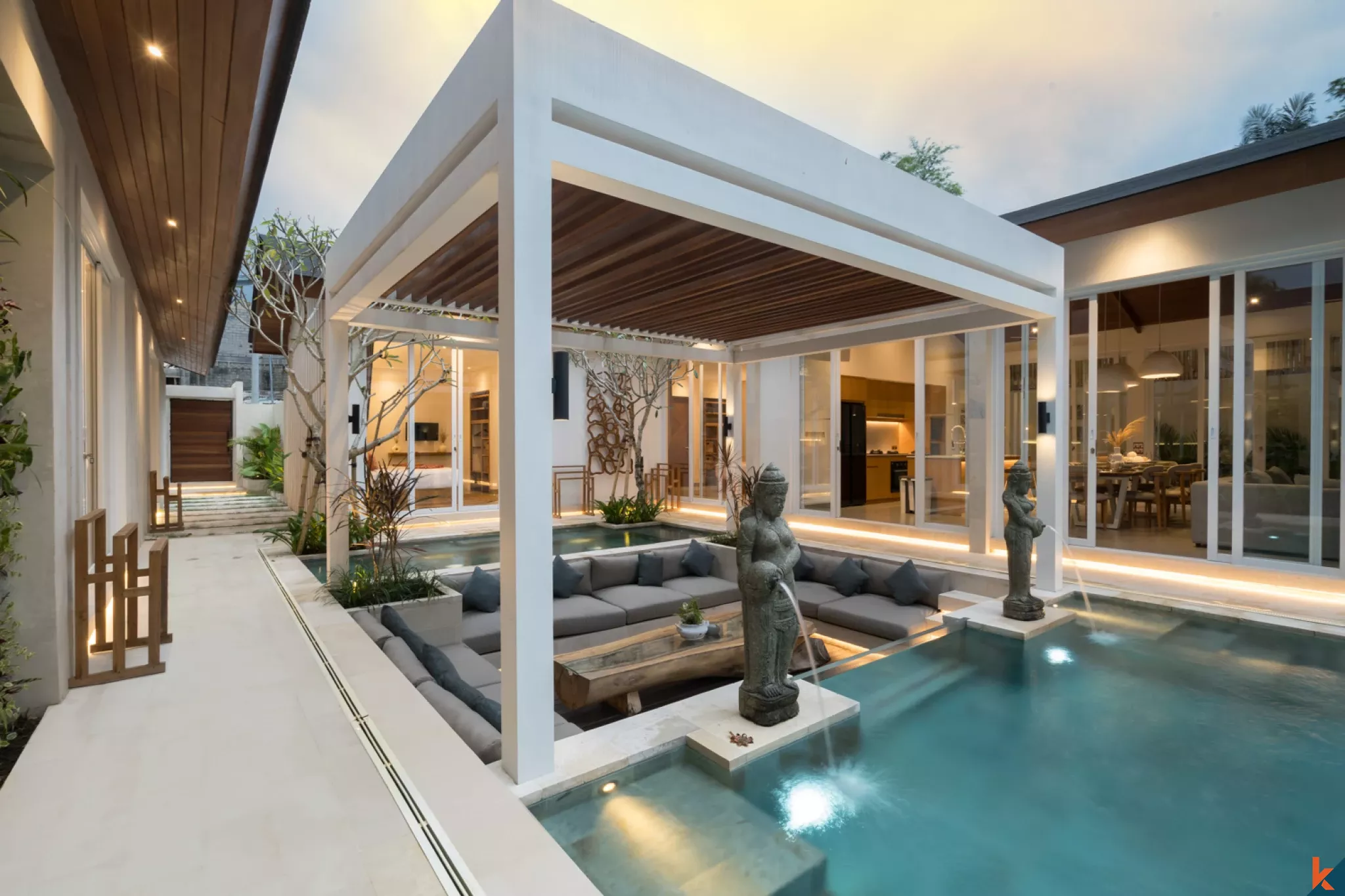 Modern 4-Bedroom Luxury Villa with Private Pool & Gym in Ubud