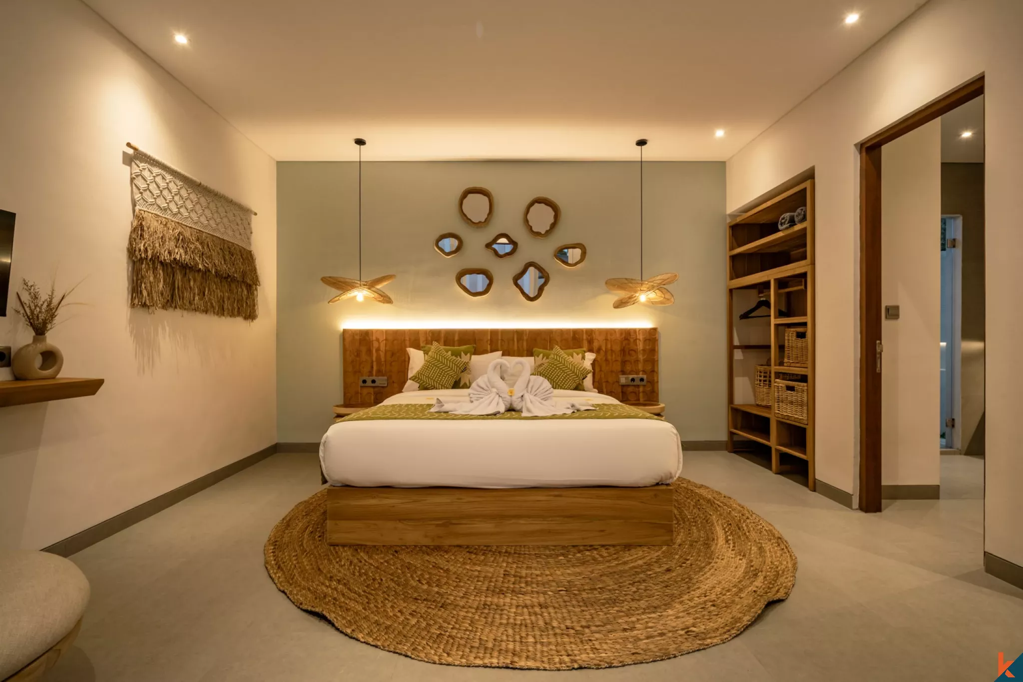 Modern 4-Bedroom Luxury Villa with Private Pool & Gym in Ubud