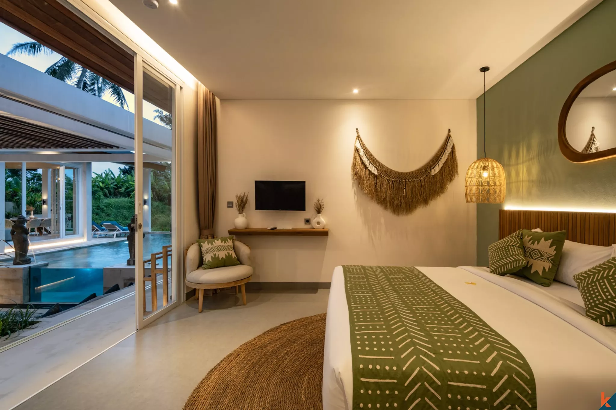Modern 4-Bedroom Luxury Villa with Private Pool & Gym in Ubud