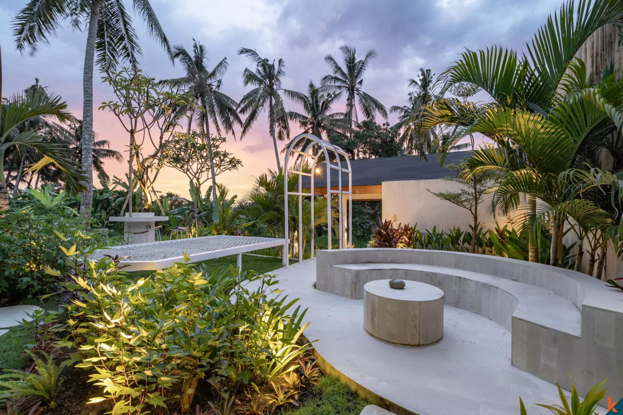 Modern 4-Bedroom Luxury Villa with Private Pool & Gym in Ubud