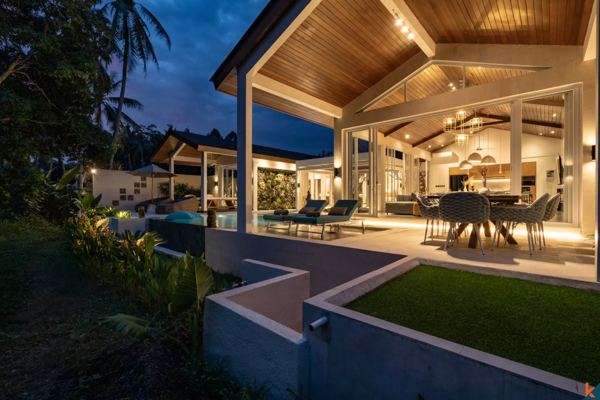 Modern 4-Bedroom Luxury Villa with Private Pool & Gym in Ubud