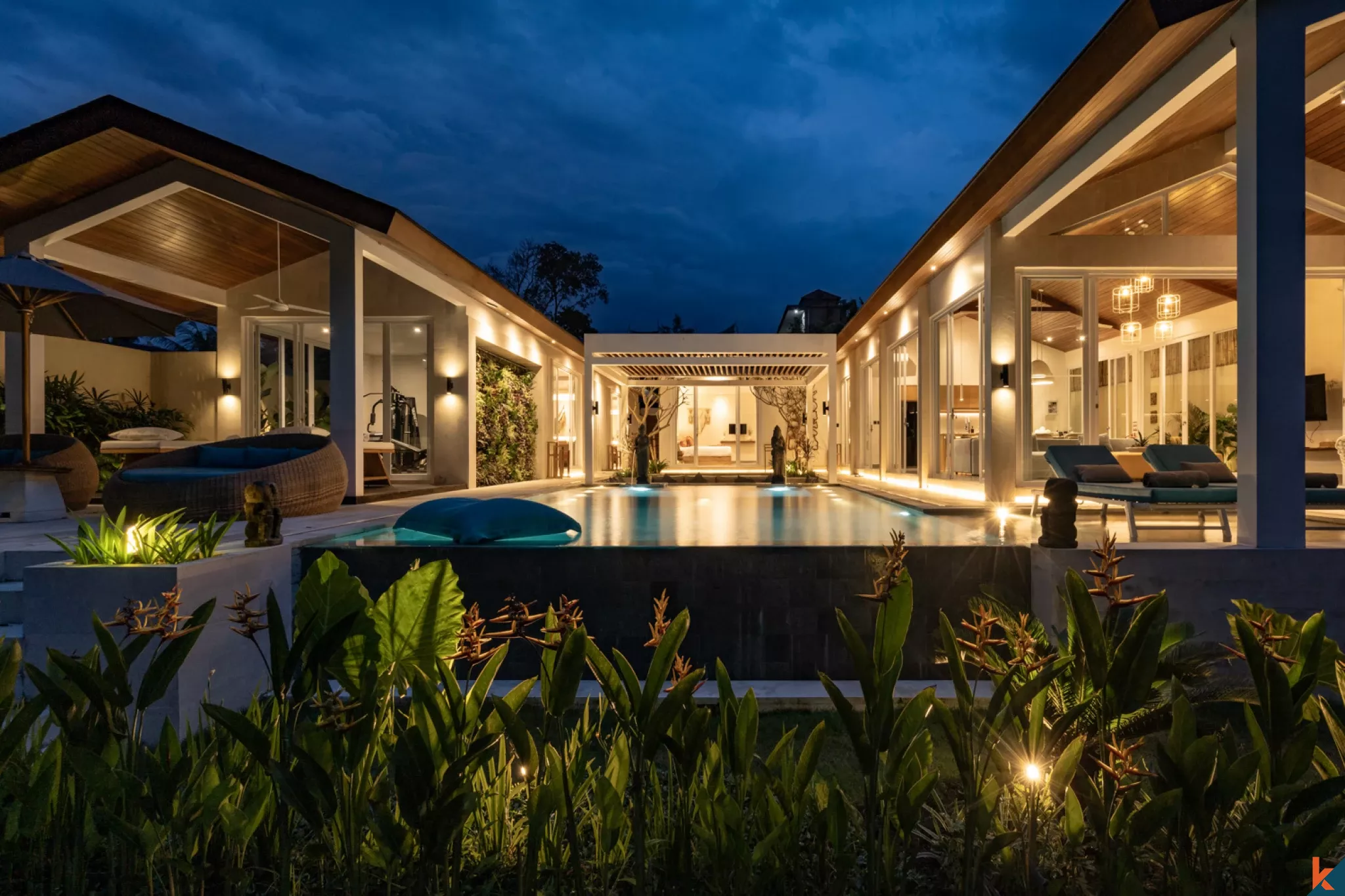 Modern 4-Bedroom Luxury Villa with Private Pool & Gym in Ubud
