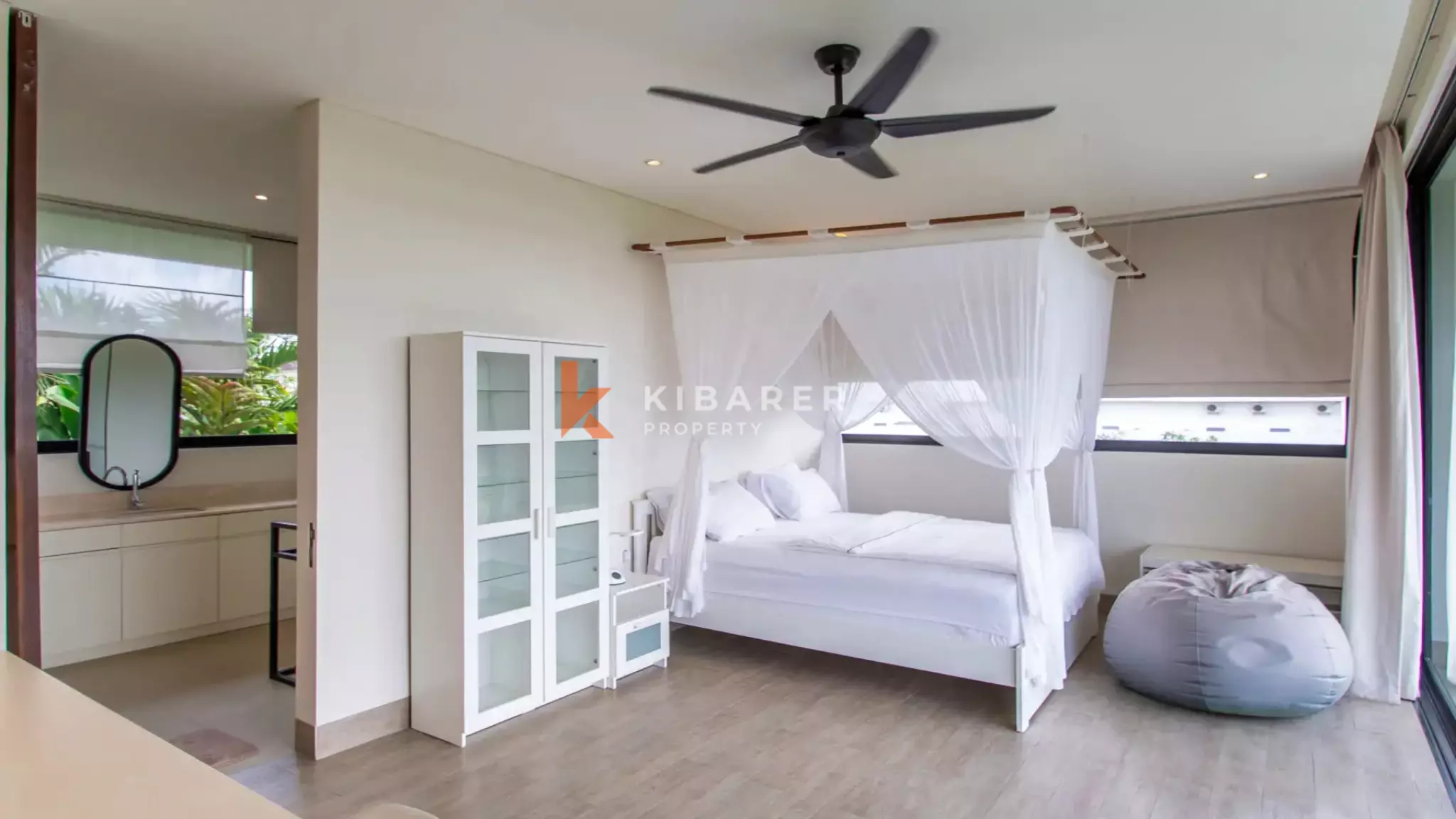 Luxury Four-Bedroom Villa with Rice Field Surroundings in Canggu