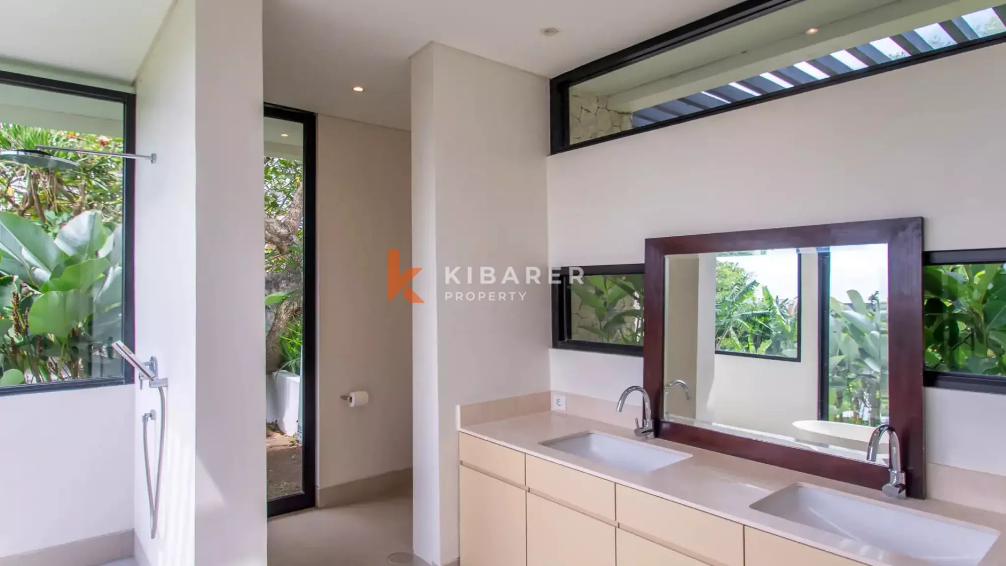 Luxury Four-Bedroom Villa with Rice Field Surroundings in Canggu