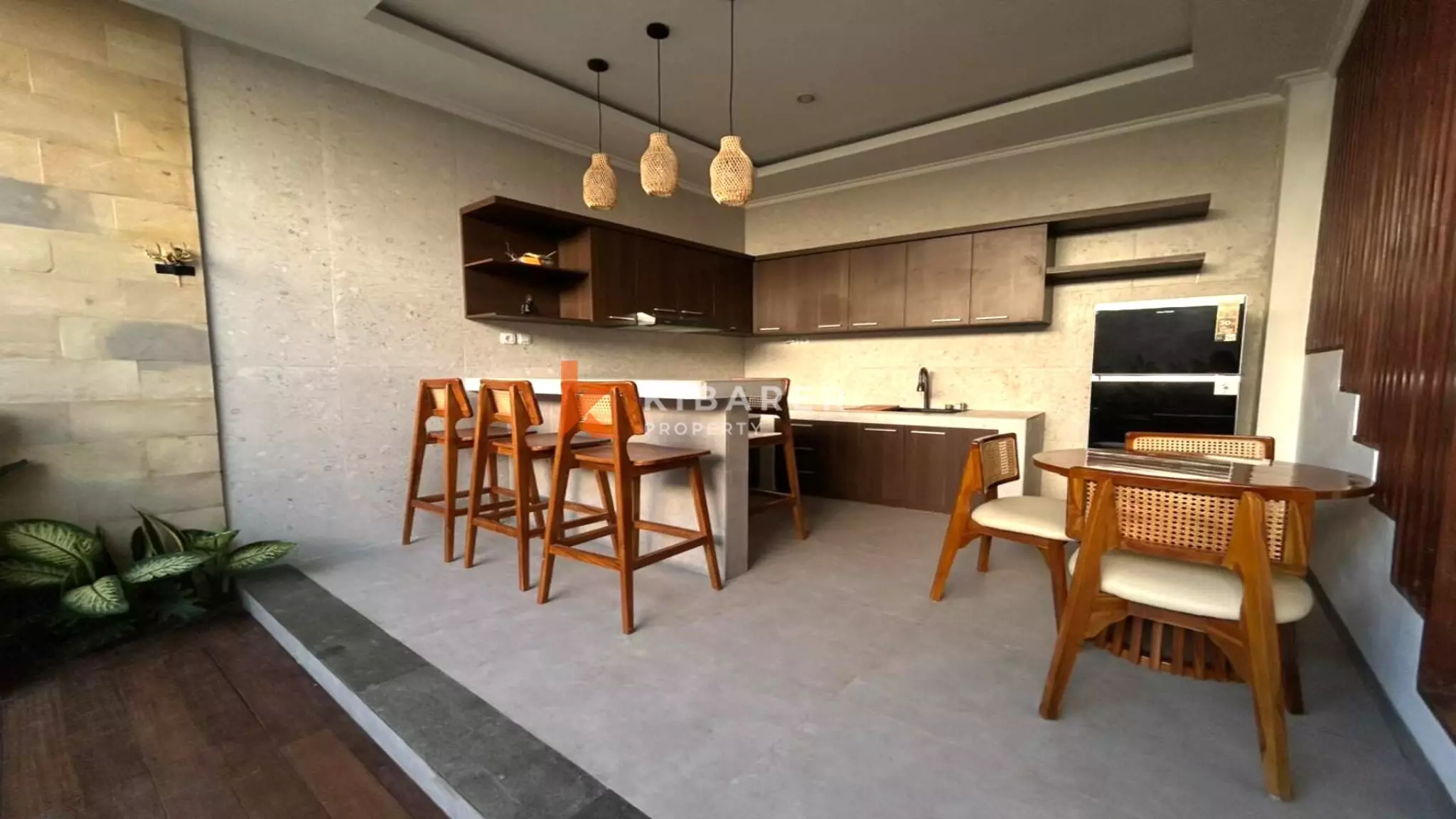 Modern Two-Bedroom Enclosed Living Room Villa with Private Pool in Padonan