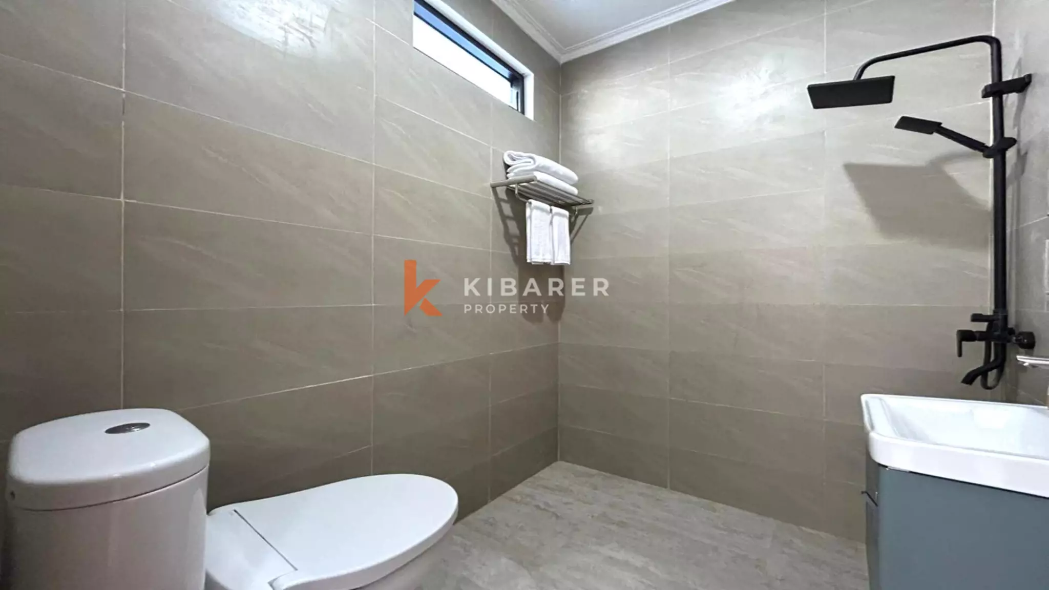 Modern Two-Bedroom Enclosed Living Room Villa with Private Pool in Padonan