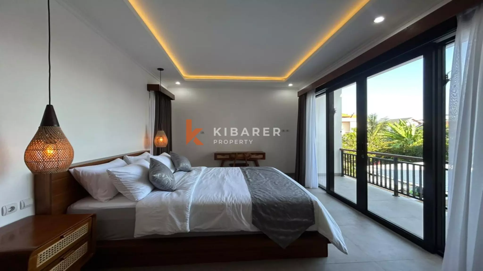 Modern Two-Bedroom Enclosed Living Room Villa with Private Pool in Padonan