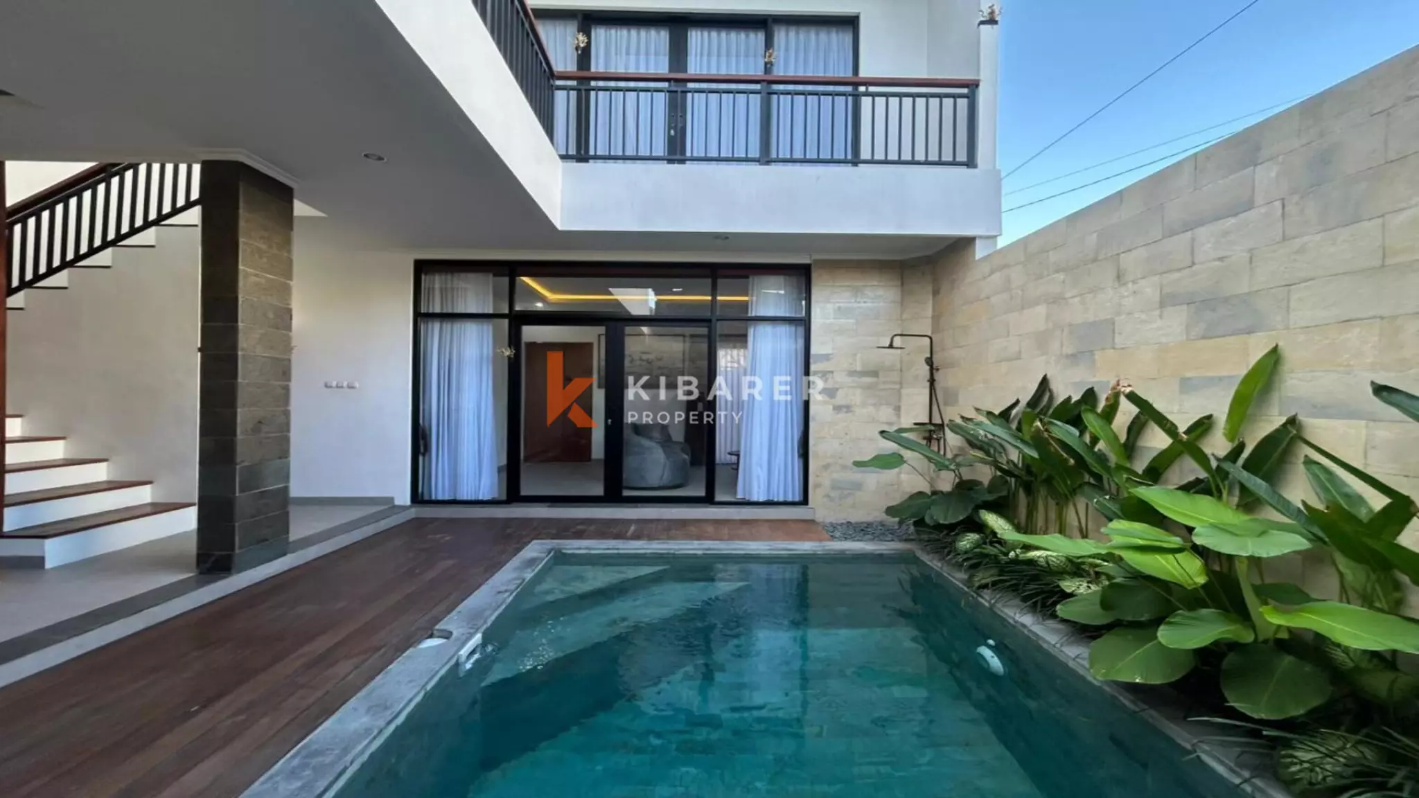 Modern Two-Bedroom Enclosed Living Room Villa with Private Pool in Padonan