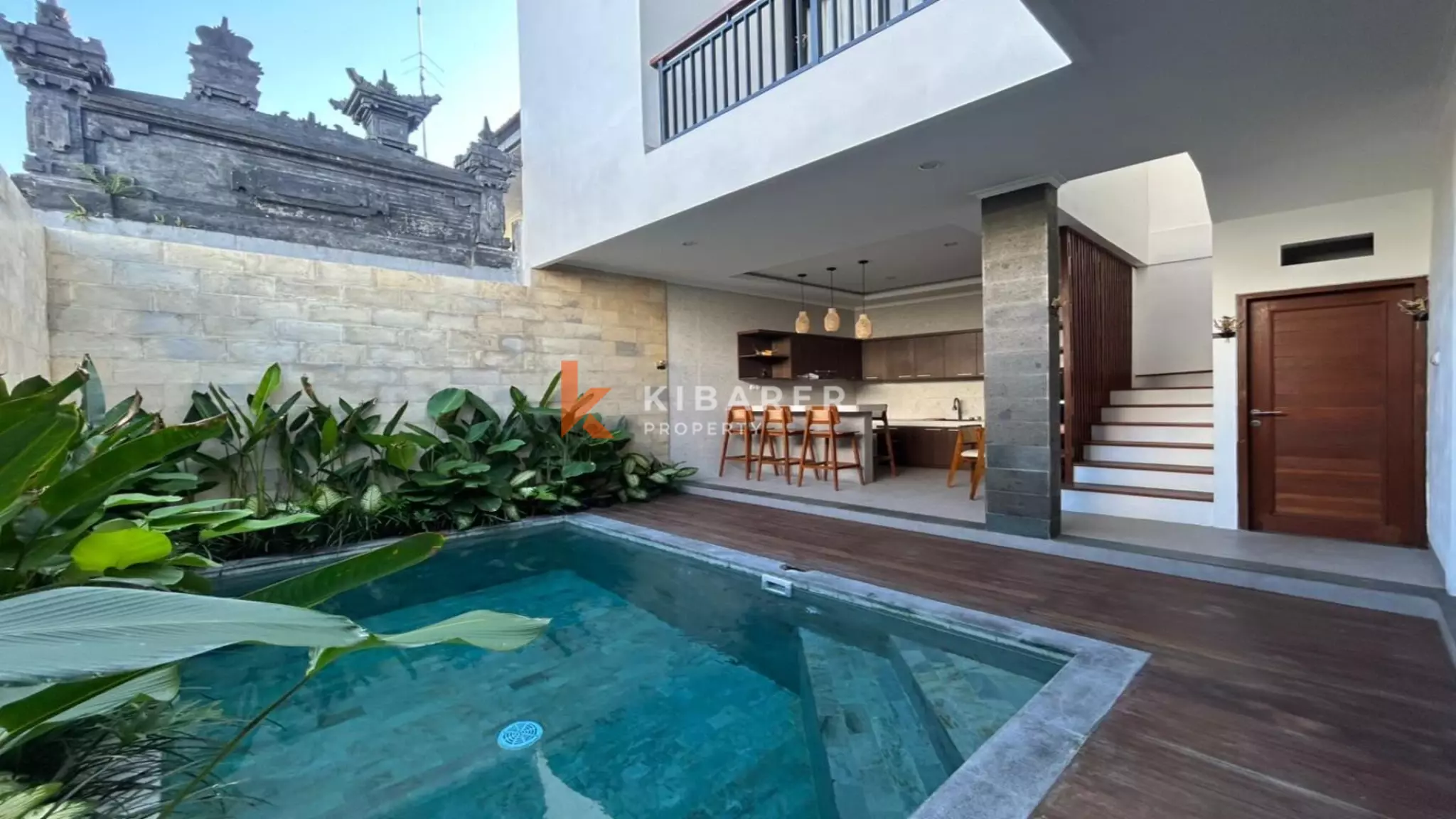 Modern Two-Bedroom Enclosed Living Room Villa with Private Pool in Padonan