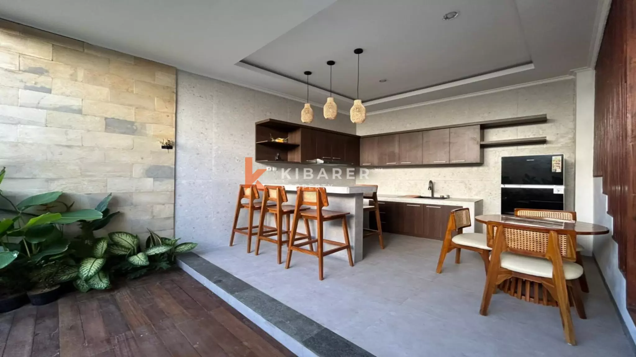 Modern Two-Bedroom Enclosed Living Room Villa with Private Pool in Padonan
