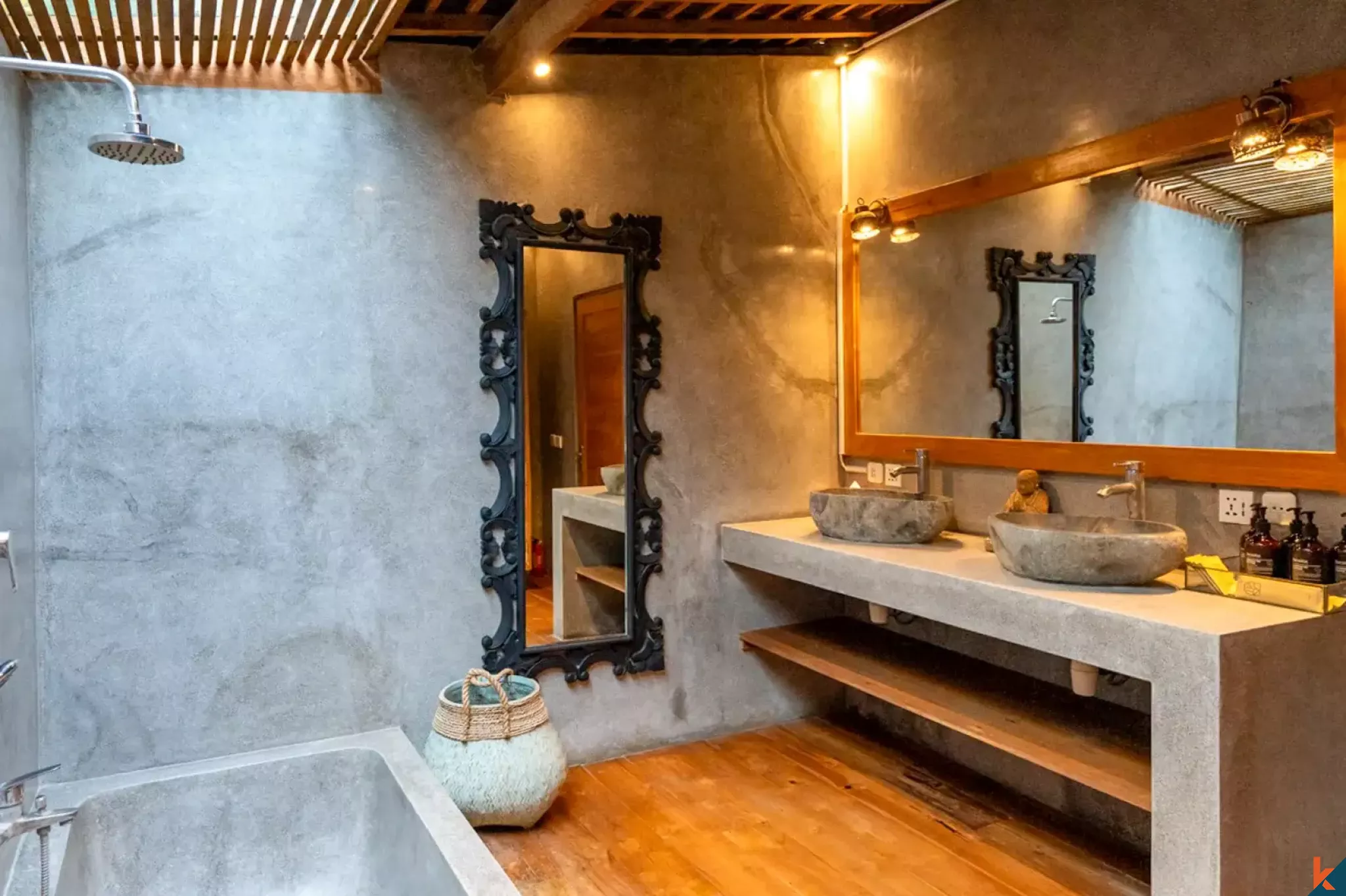 Leasehold investment villa complex opportunity in Central Seminyak