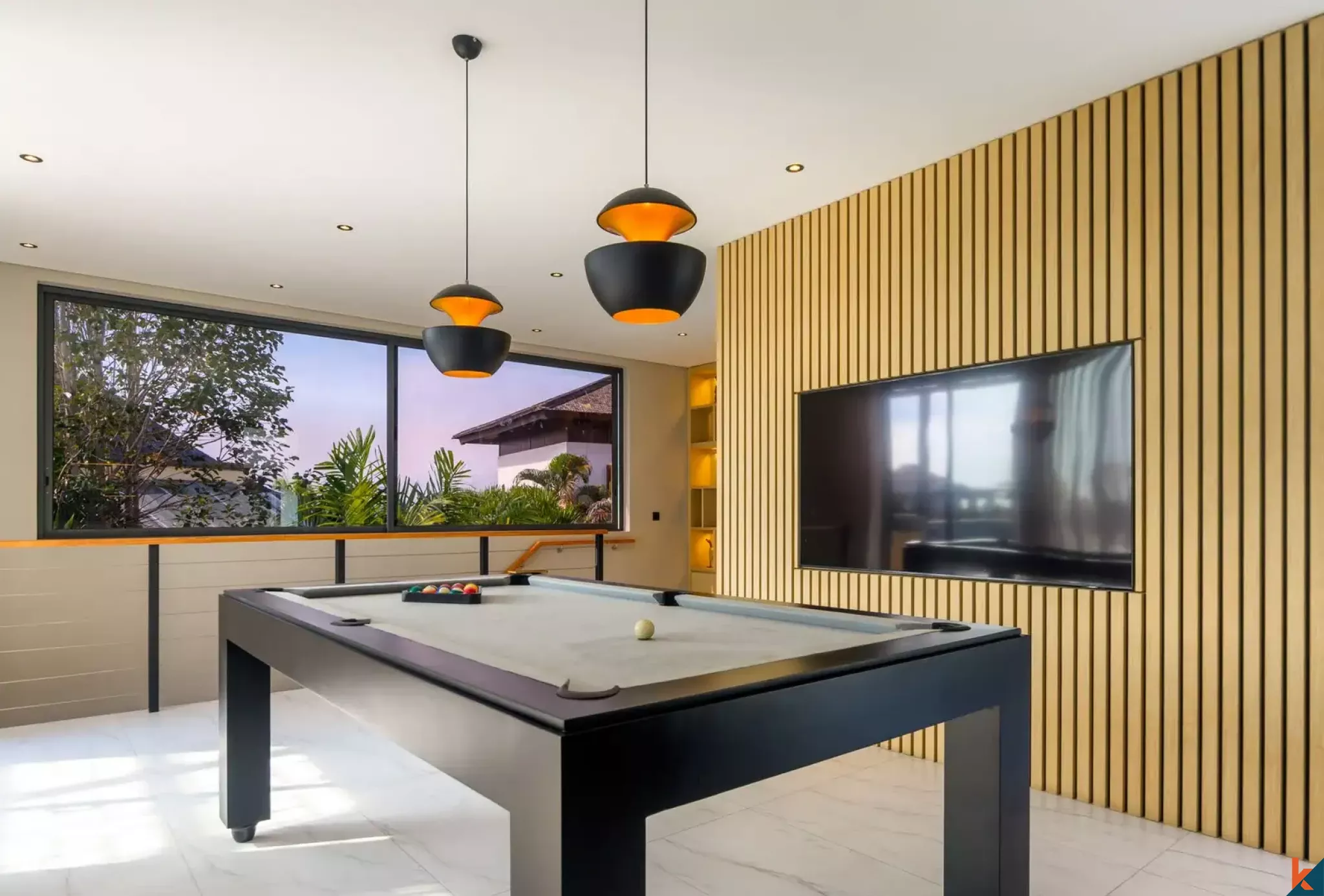 Vila mewah tiga kamar tidur berkualitas tinggi dengan pemandangan laut untuk dijual di Jimbaran