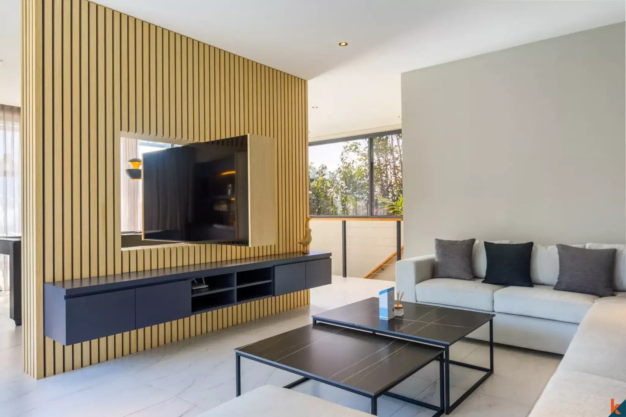 Vila mewah tiga kamar tidur berkualitas tinggi dengan pemandangan laut untuk dijual di Jimbaran