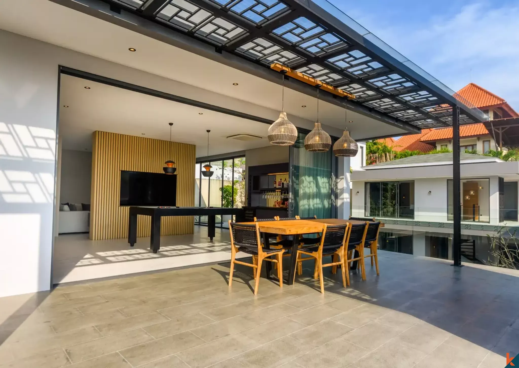 Vila mewah tiga kamar tidur berkualitas tinggi dengan pemandangan laut untuk dijual di Jimbaran