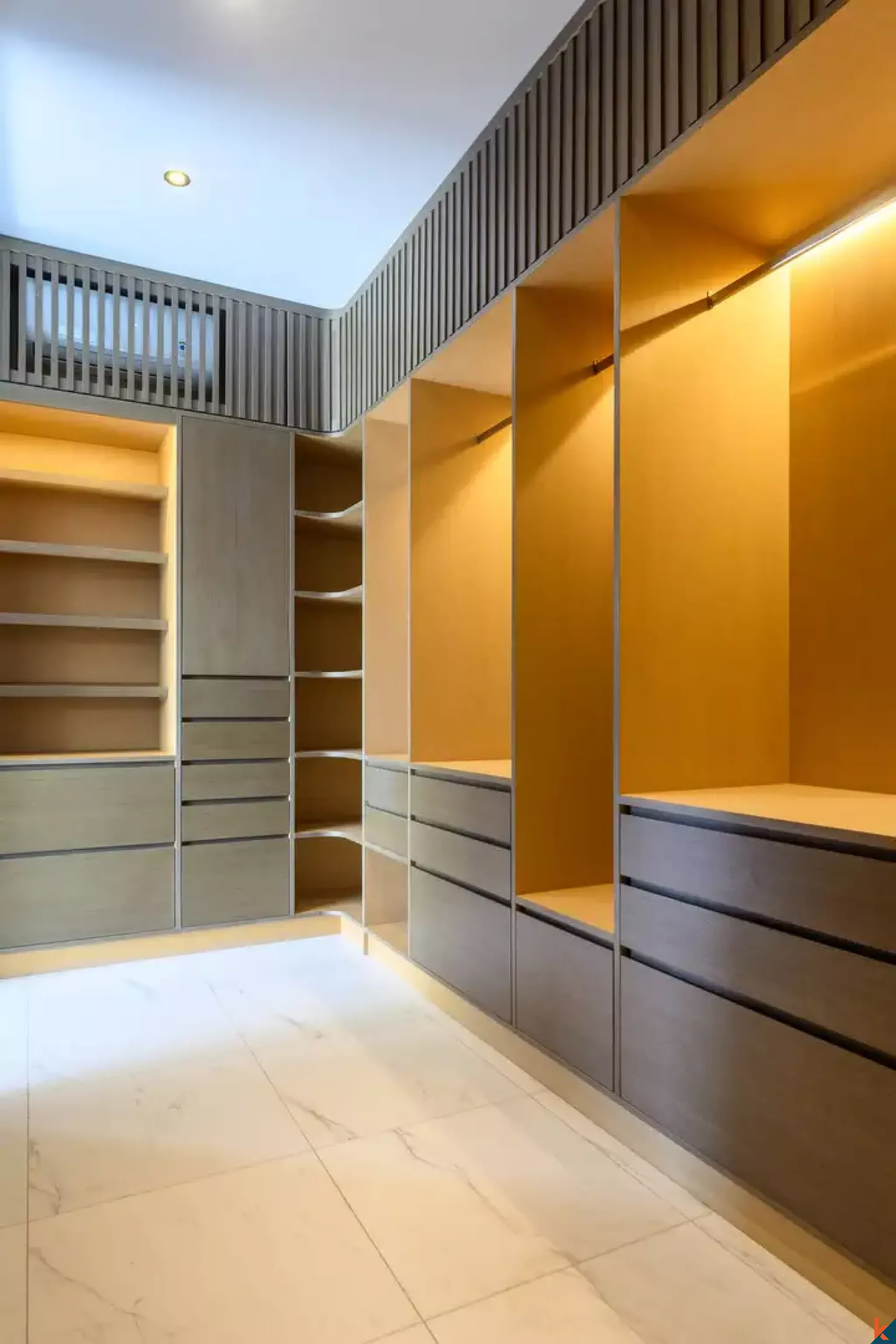 Vila mewah tiga kamar tidur berkualitas tinggi dengan pemandangan laut untuk dijual di Jimbaran